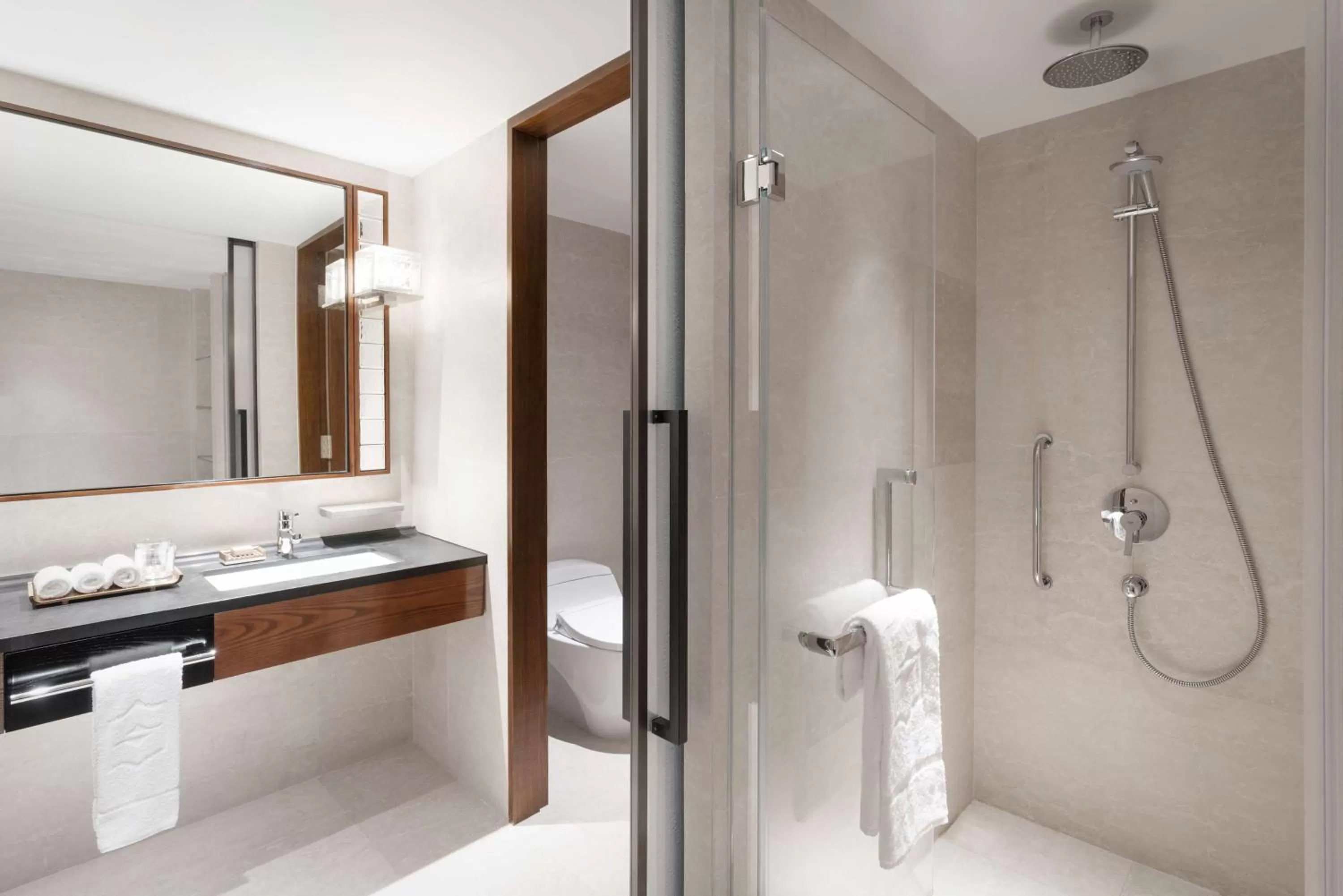 Bathroom in Shangri-La Singapore