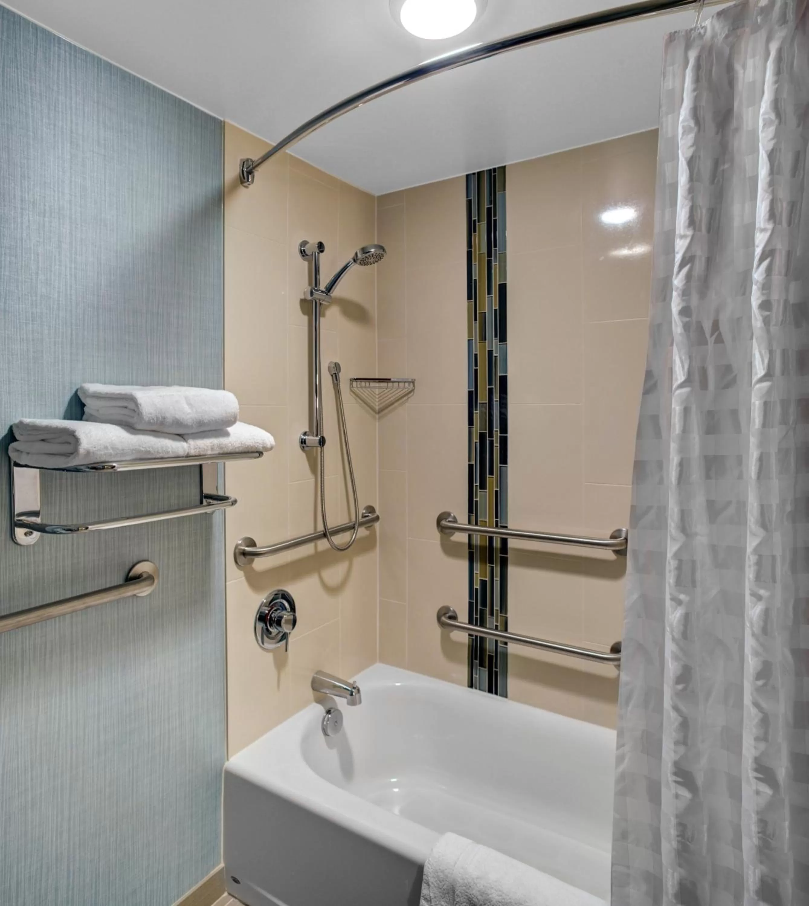 King Room with Sofa Bed and Roll-In Shower - Disability Access in Hyatt Place Denver Airport