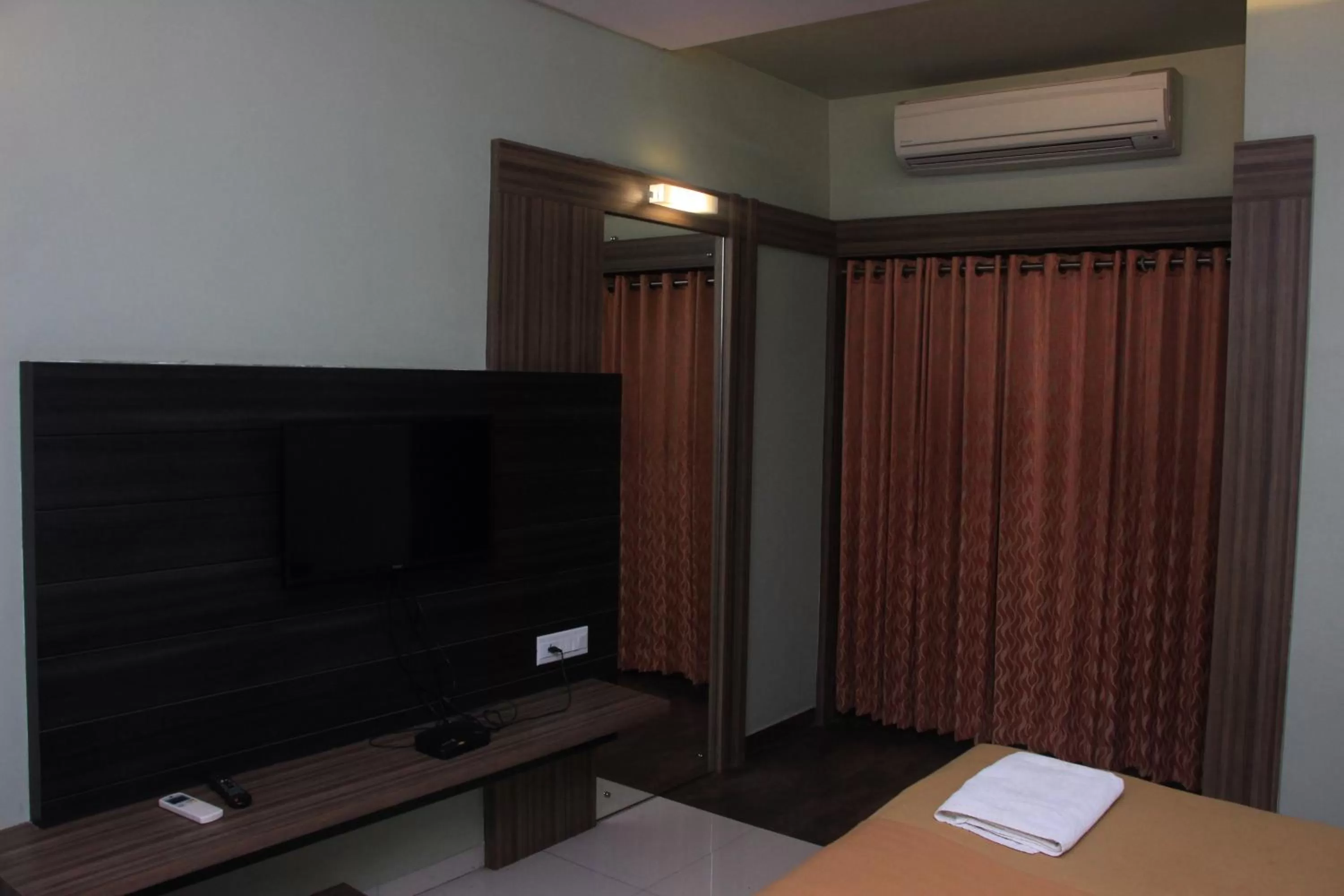 Bedroom in Hotel Sham Suman, Kolhapur- Opposite To Mahalaxmi Temple
