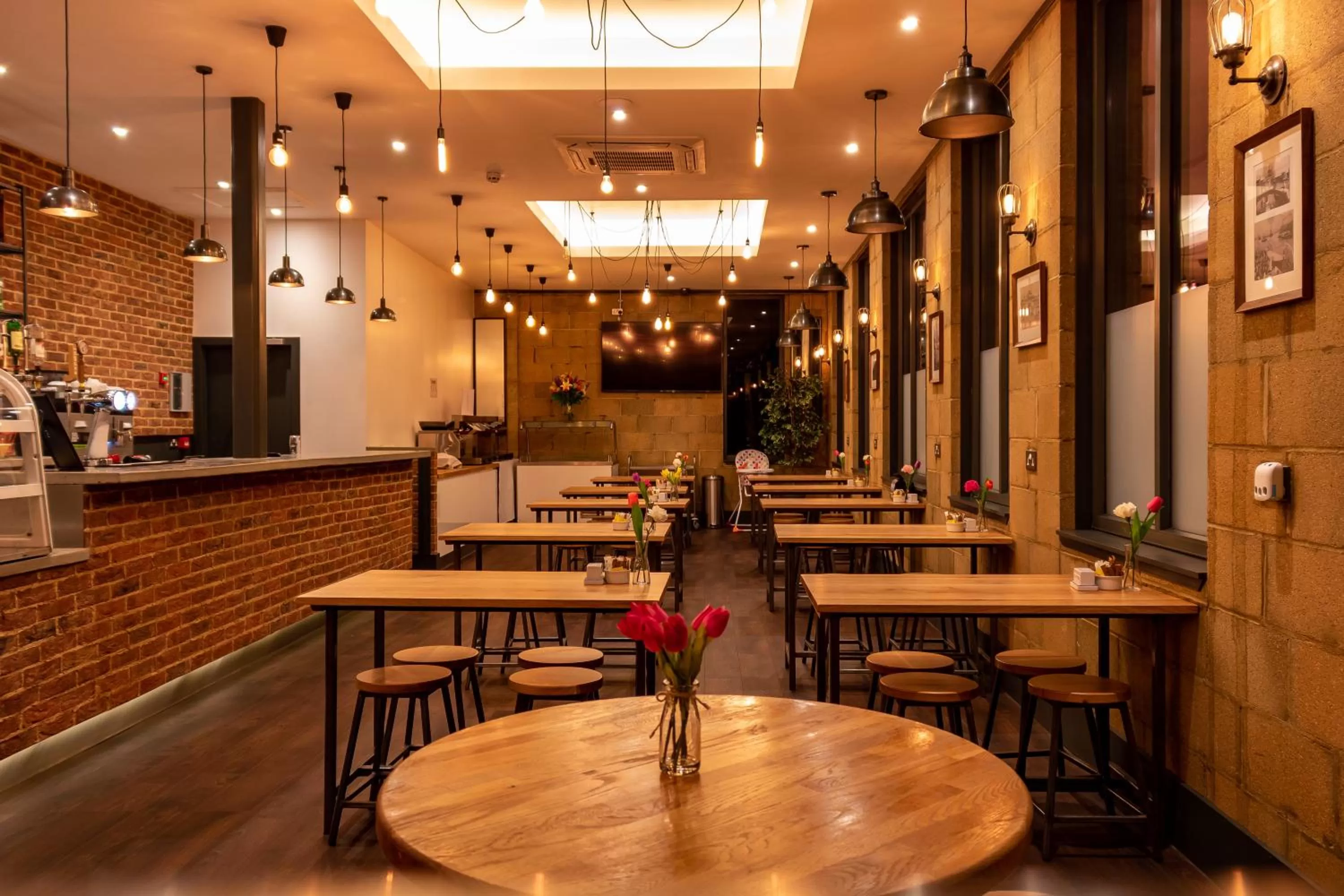 Restaurant/places to eat in London City Airport Hotel