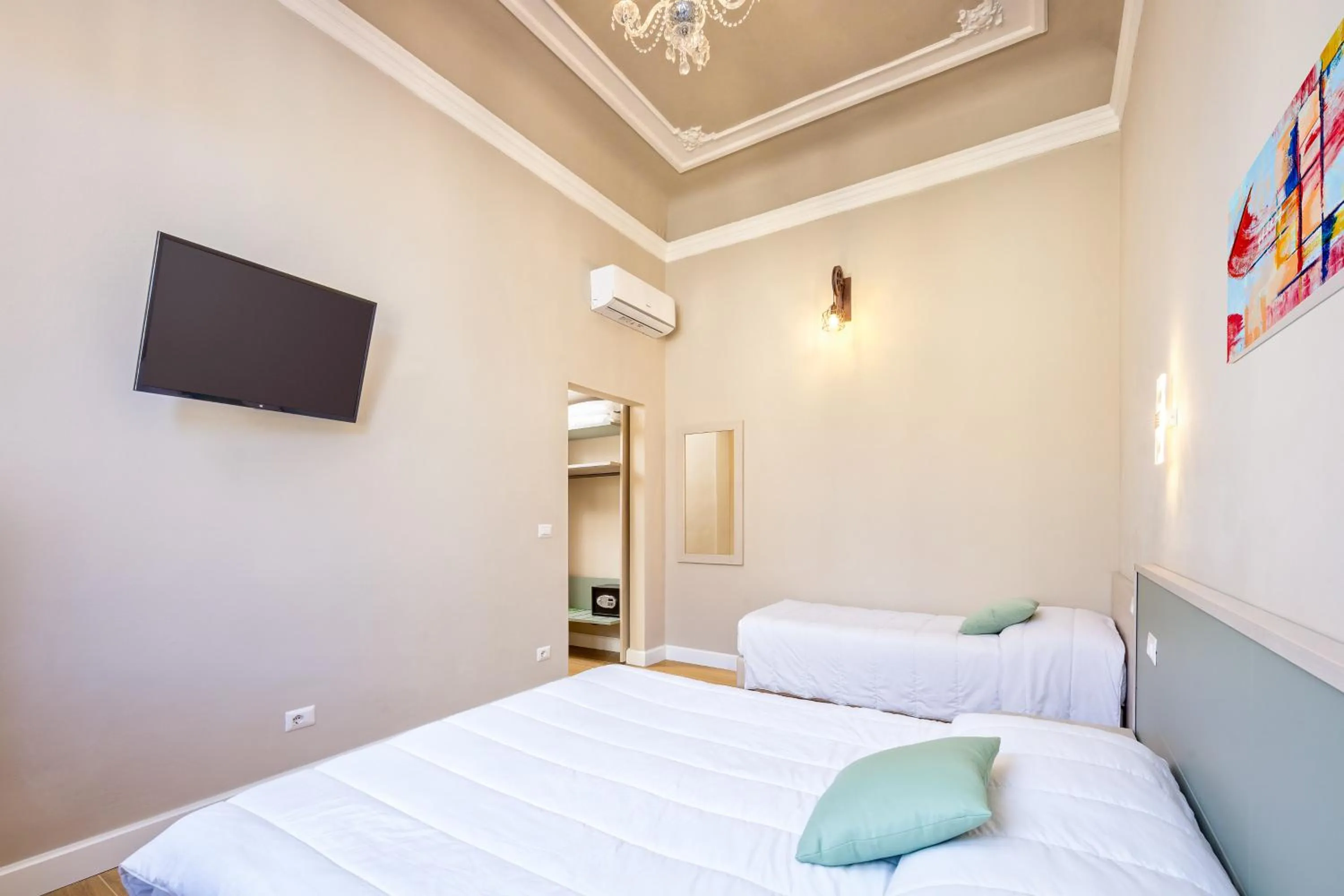 Bed in Hotel Bijou Roof Terrace