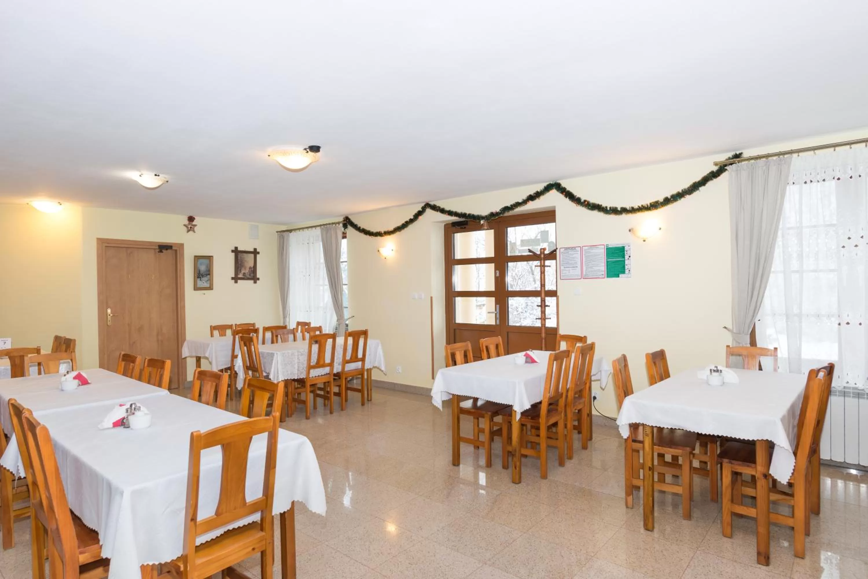 Restaurant/places to eat in Gościniec Pięciu Stawów