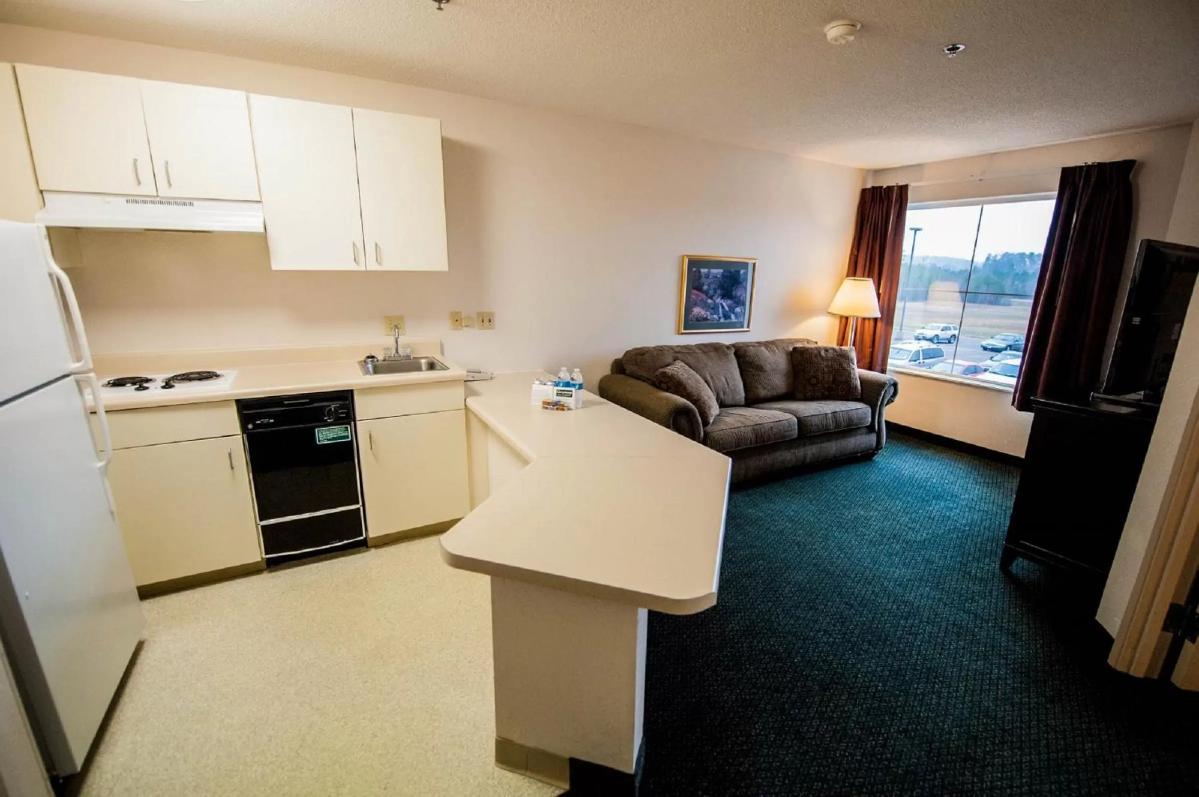 Kitchen or kitchenette in Greystone Inn & Suites