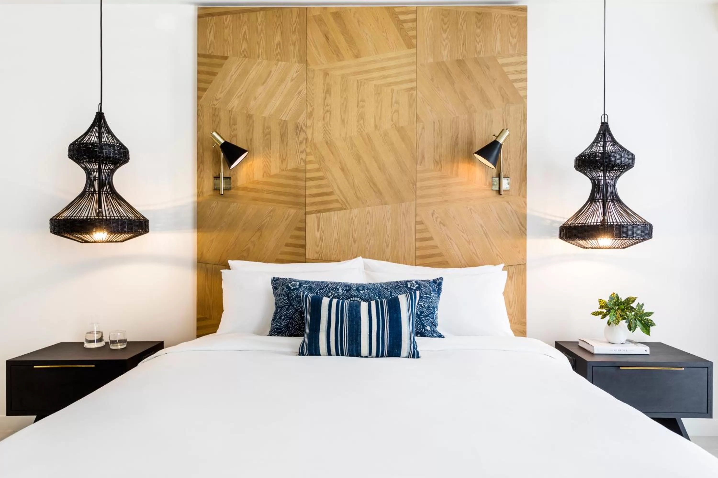 Photo of the whole room, Bed in Kimpton Angler’s Hotel South Beach by IHG