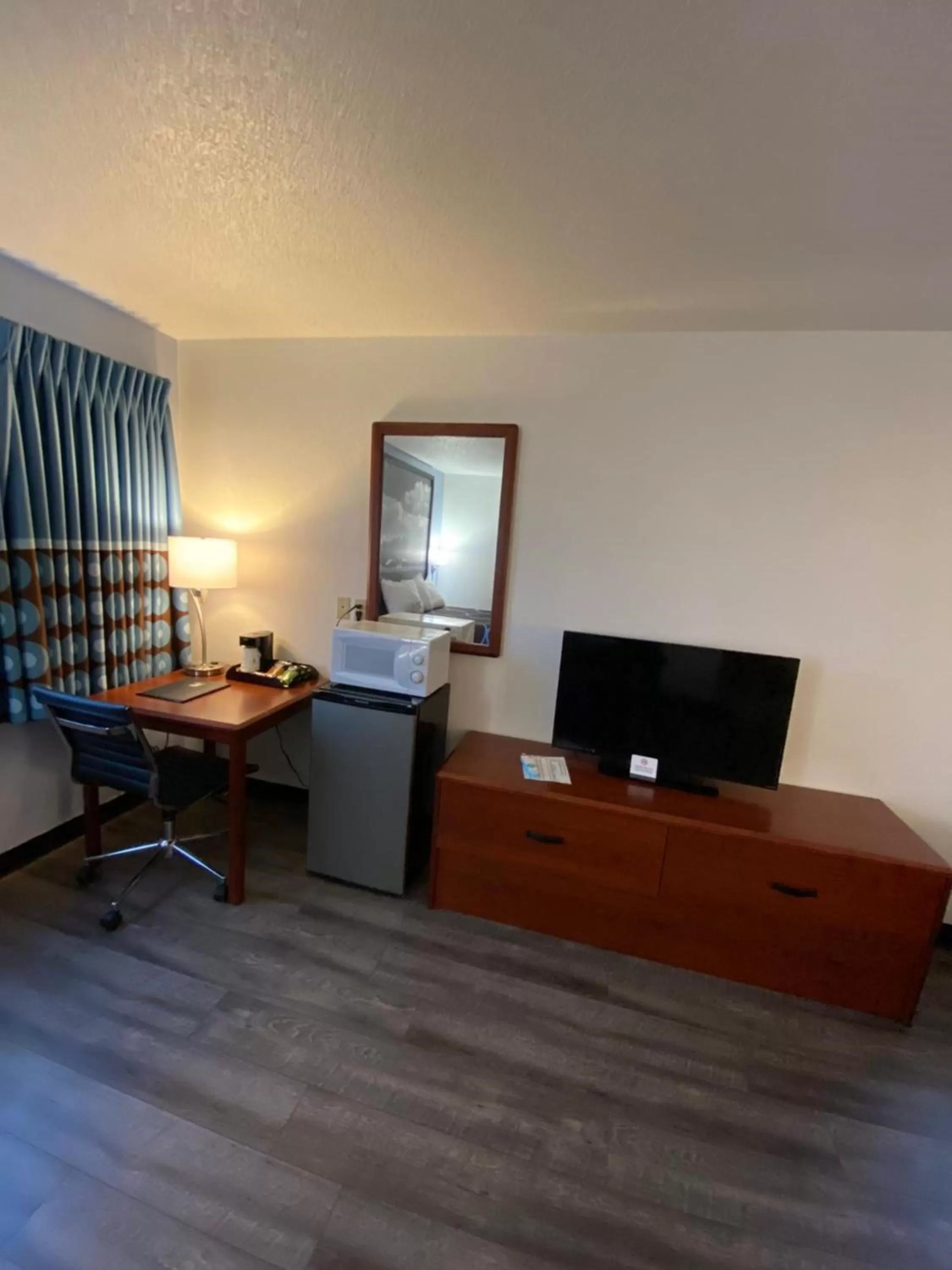 TV and multimedia in Super 8 by Wyndham Ida Grove