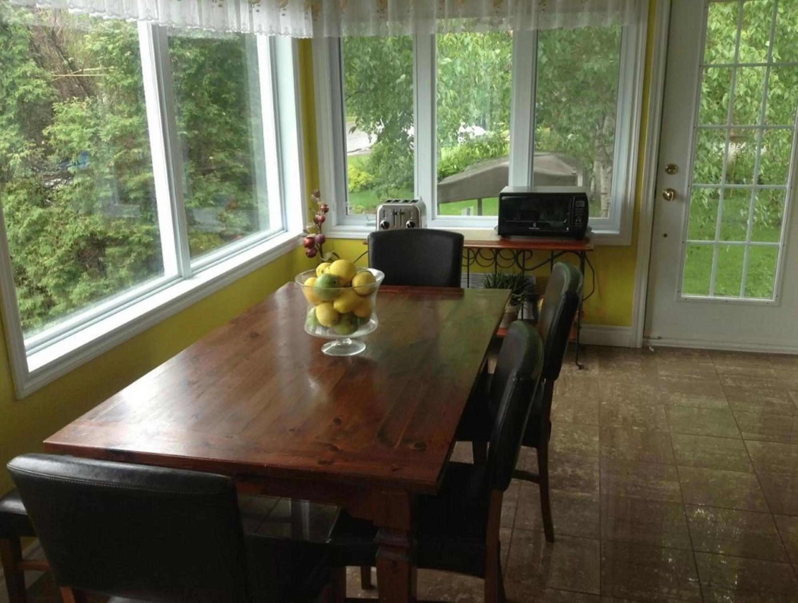 Dining area in Maison Parc Delormier