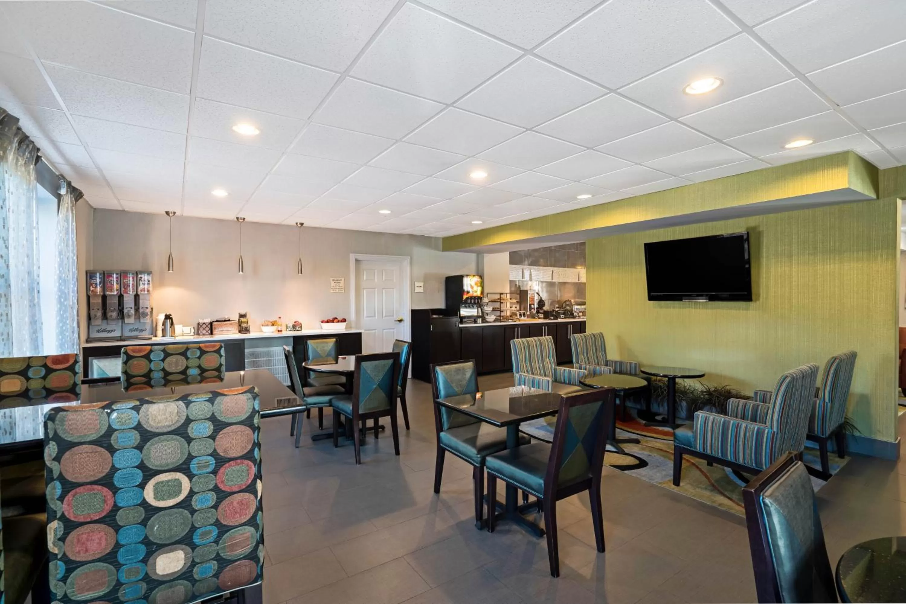 Breakfast in La Quinta by Wyndham Lebanon