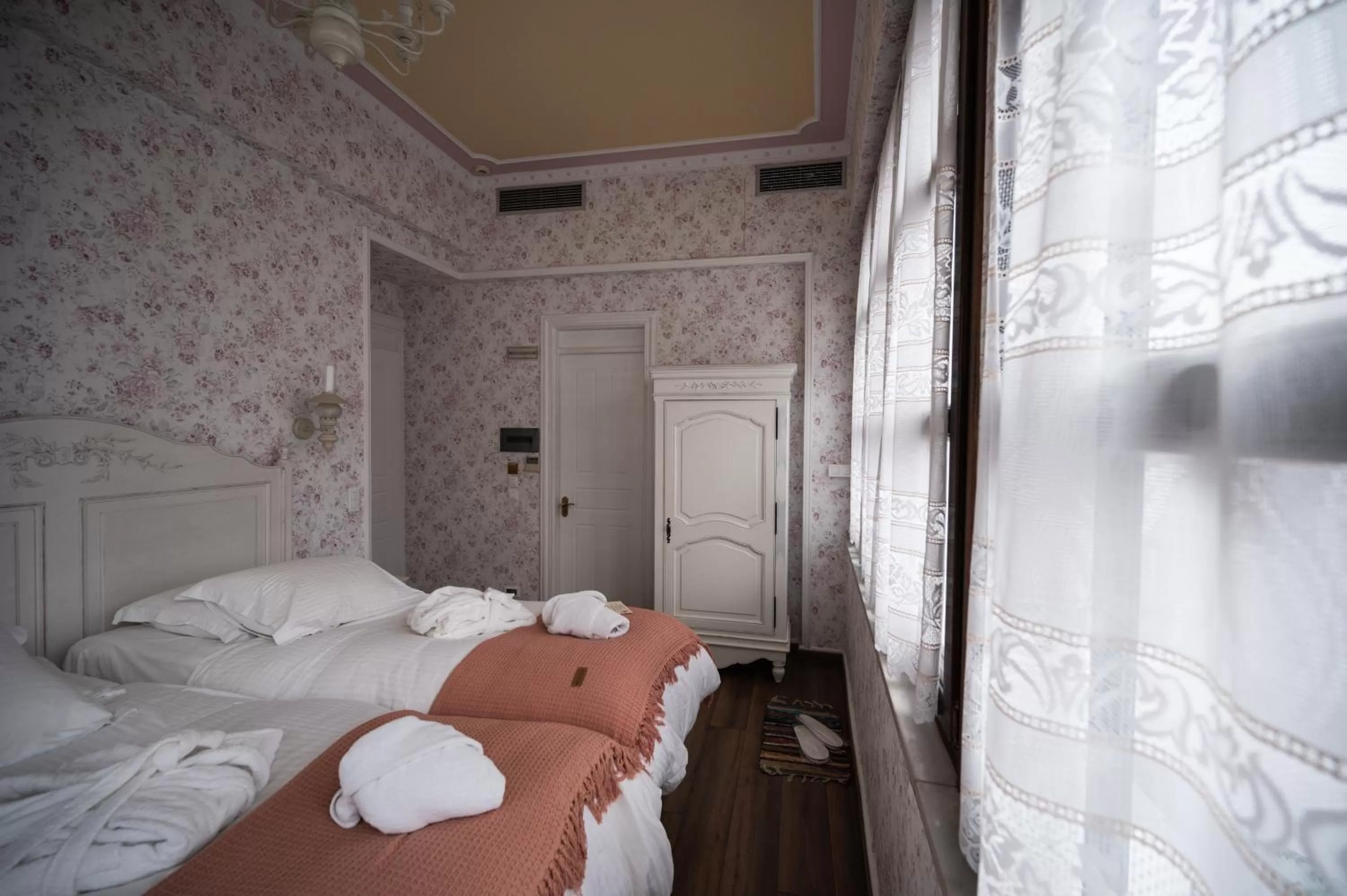 Bed in Boutique Hotel Anagennisis