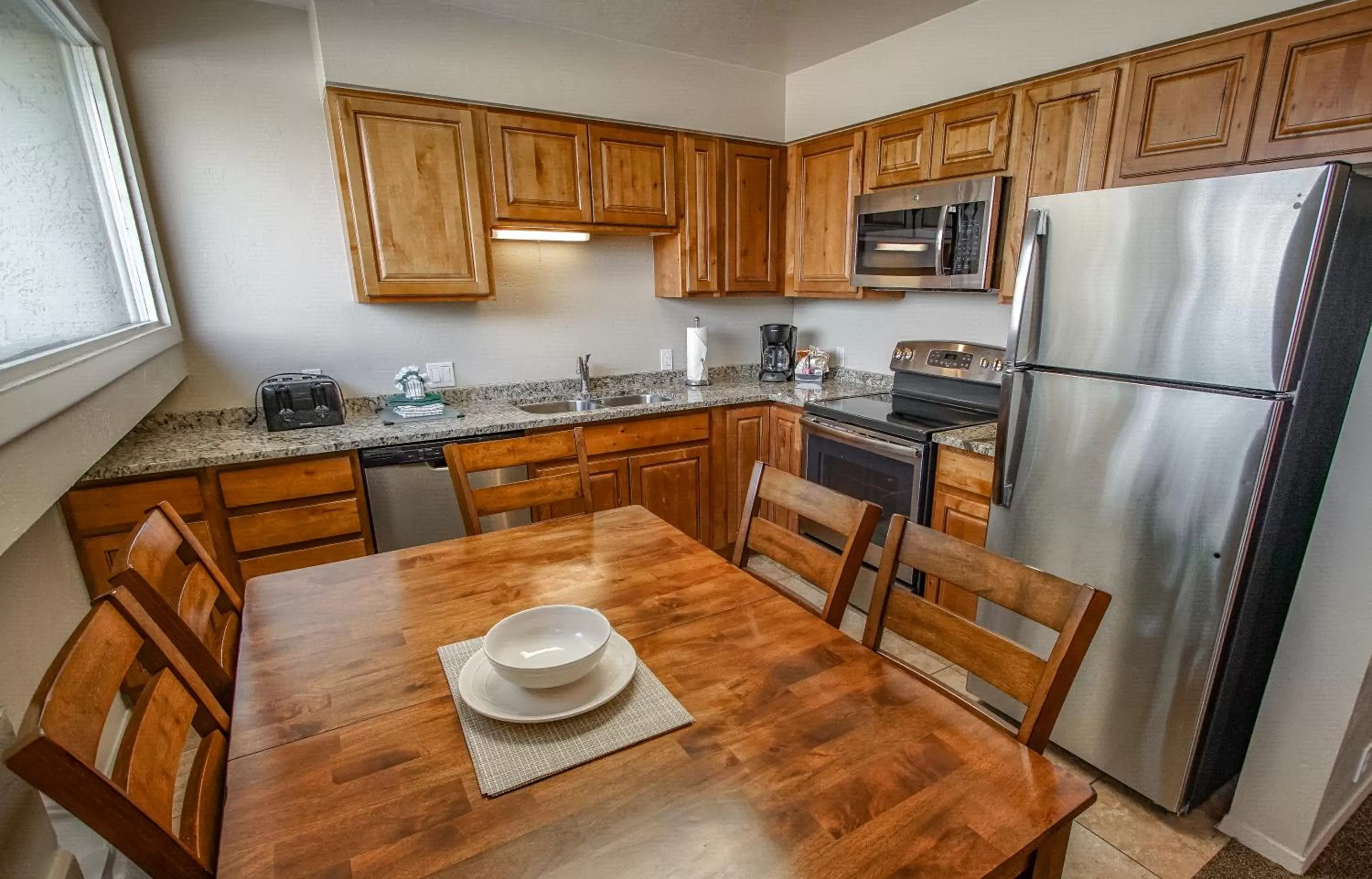 Coffee/tea facilities, Kitchen/Kitchenette in Multi Resorts at Villas at Southgate