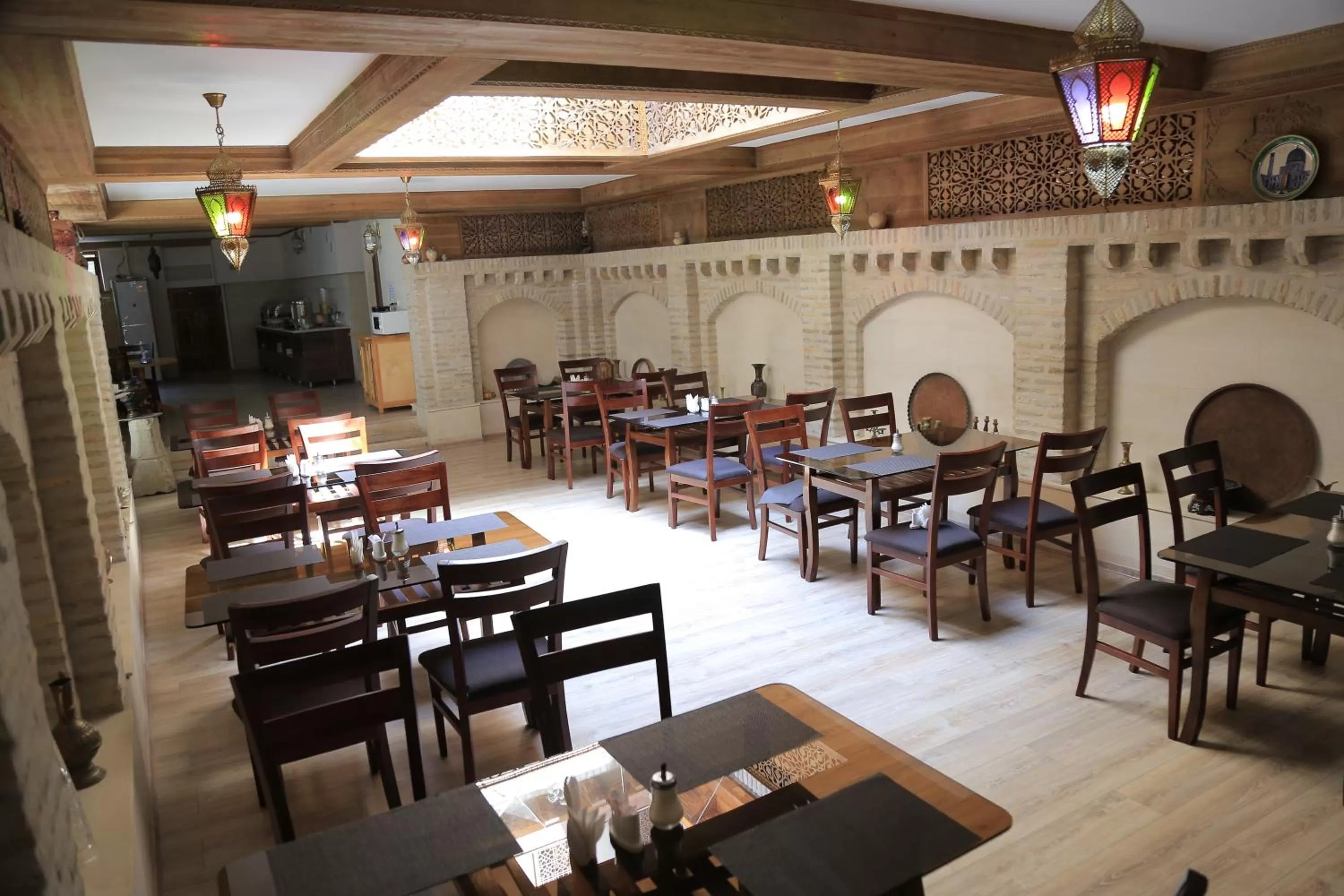 Restaurant/places to eat in As-Salam Boutique Hotel