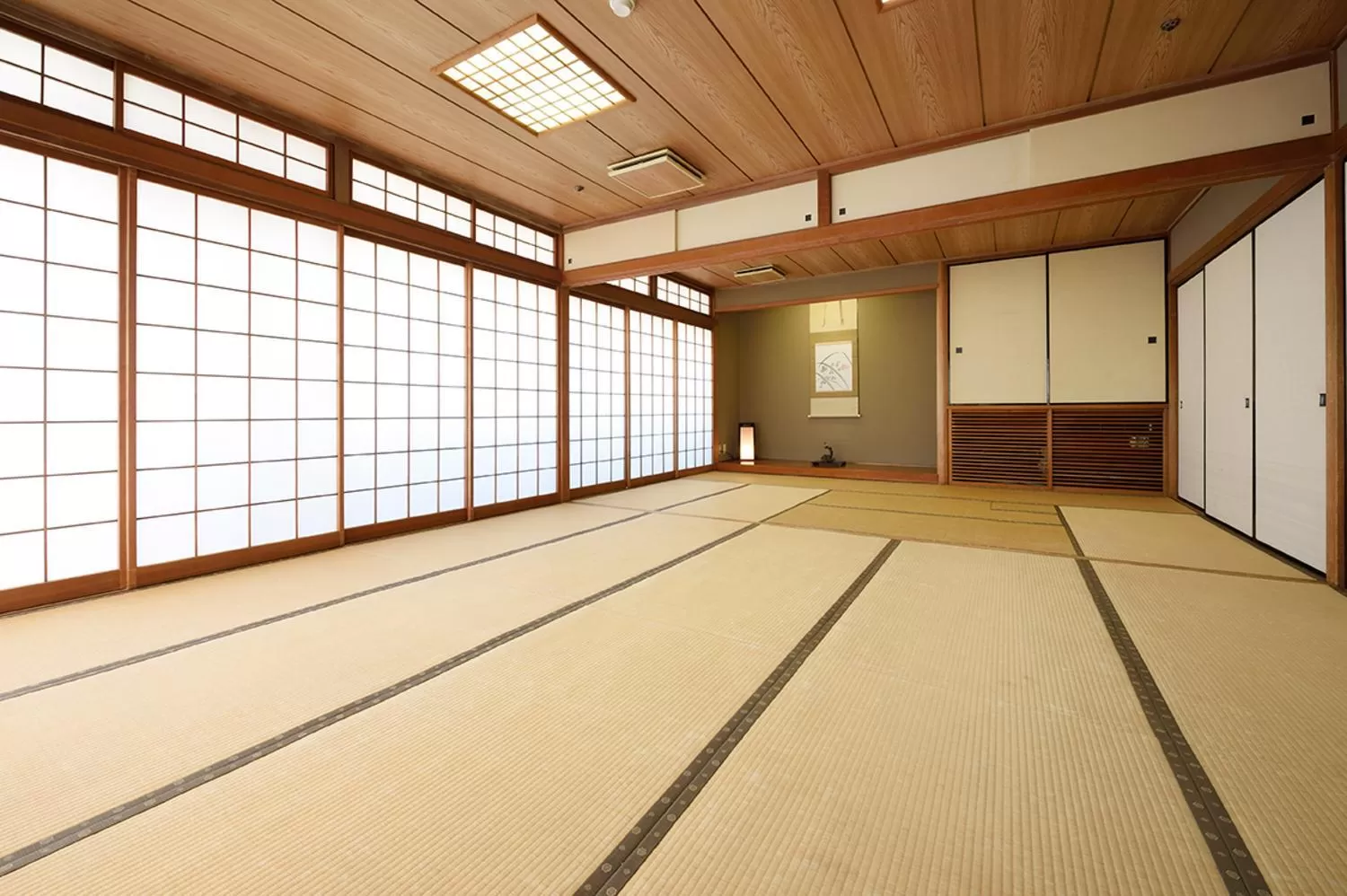 Photo of the whole room in Belmont Hotel