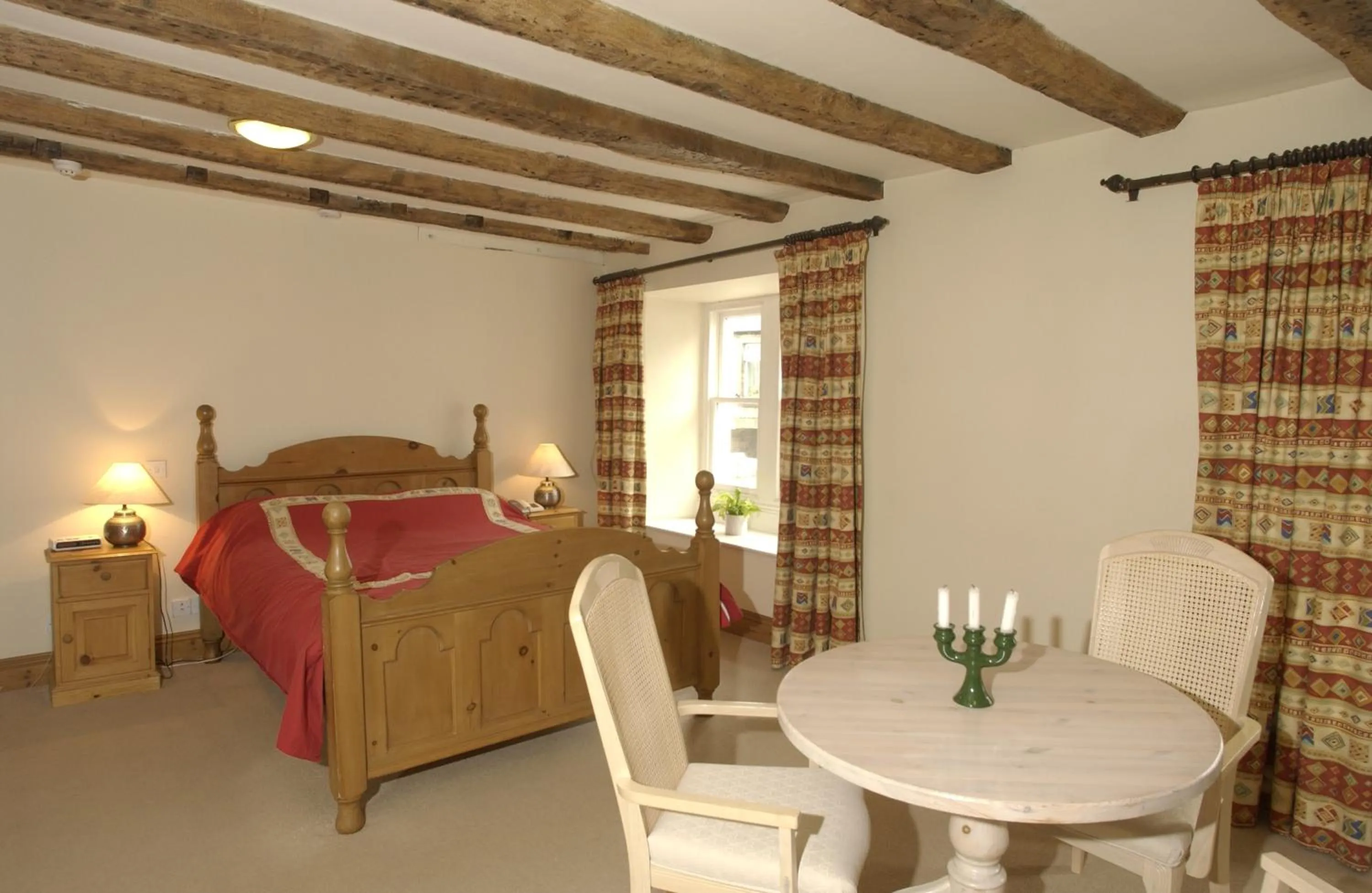 Day, Bed in Centre Of Britain Hotel