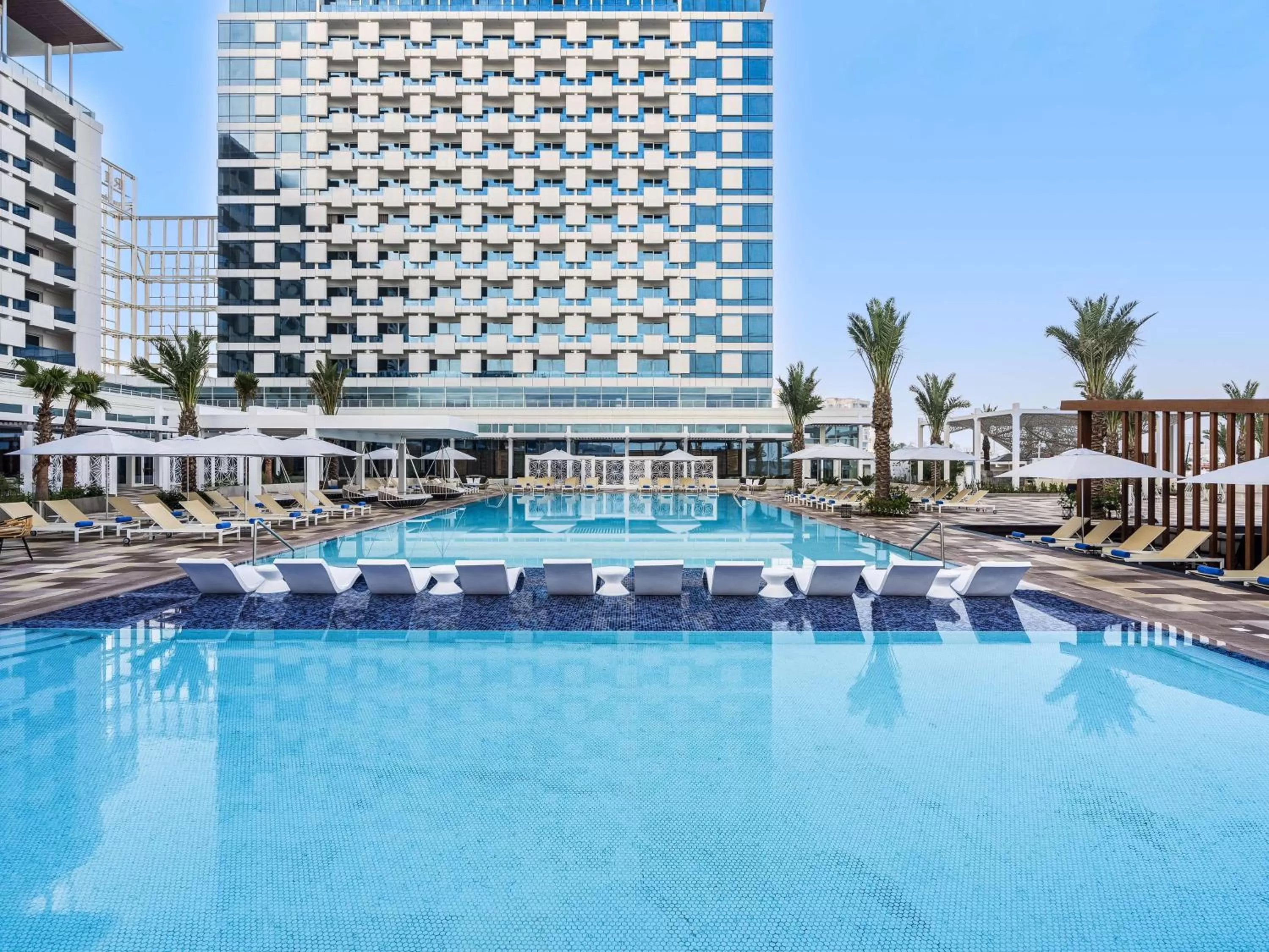 Swimming pool in Rixos Gulf Hotel Doha