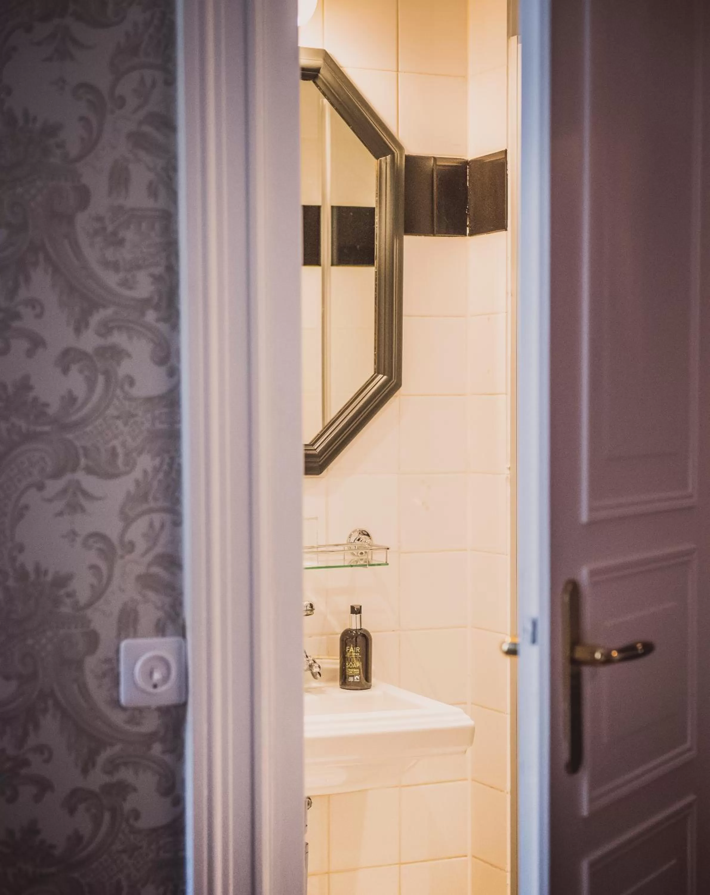 Bathroom in HENRI Hotel Berlin Kurfürstendamm