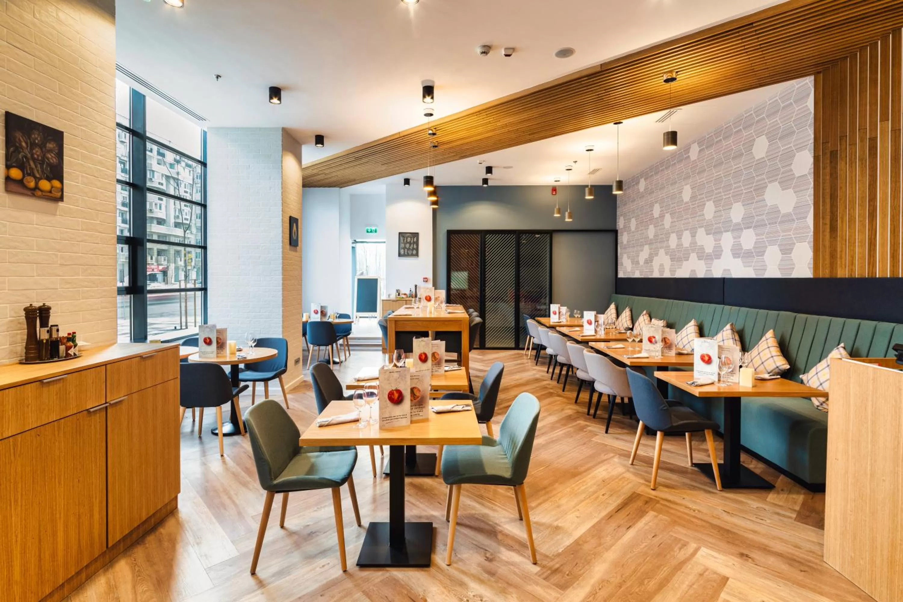 Restaurant/places to eat in Holiday Inn Bucharest - Times by IHG