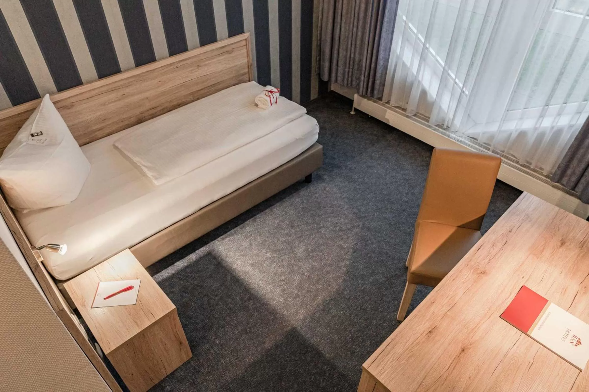 Photo of the whole room, Bed in Astoria Easy Hotel Essen