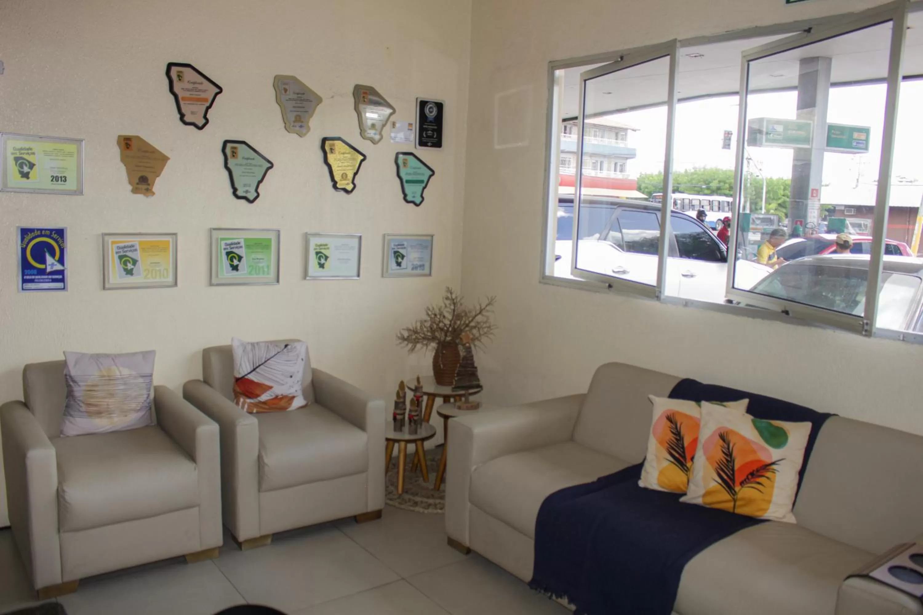 Seating Area in Hotel Monólitos