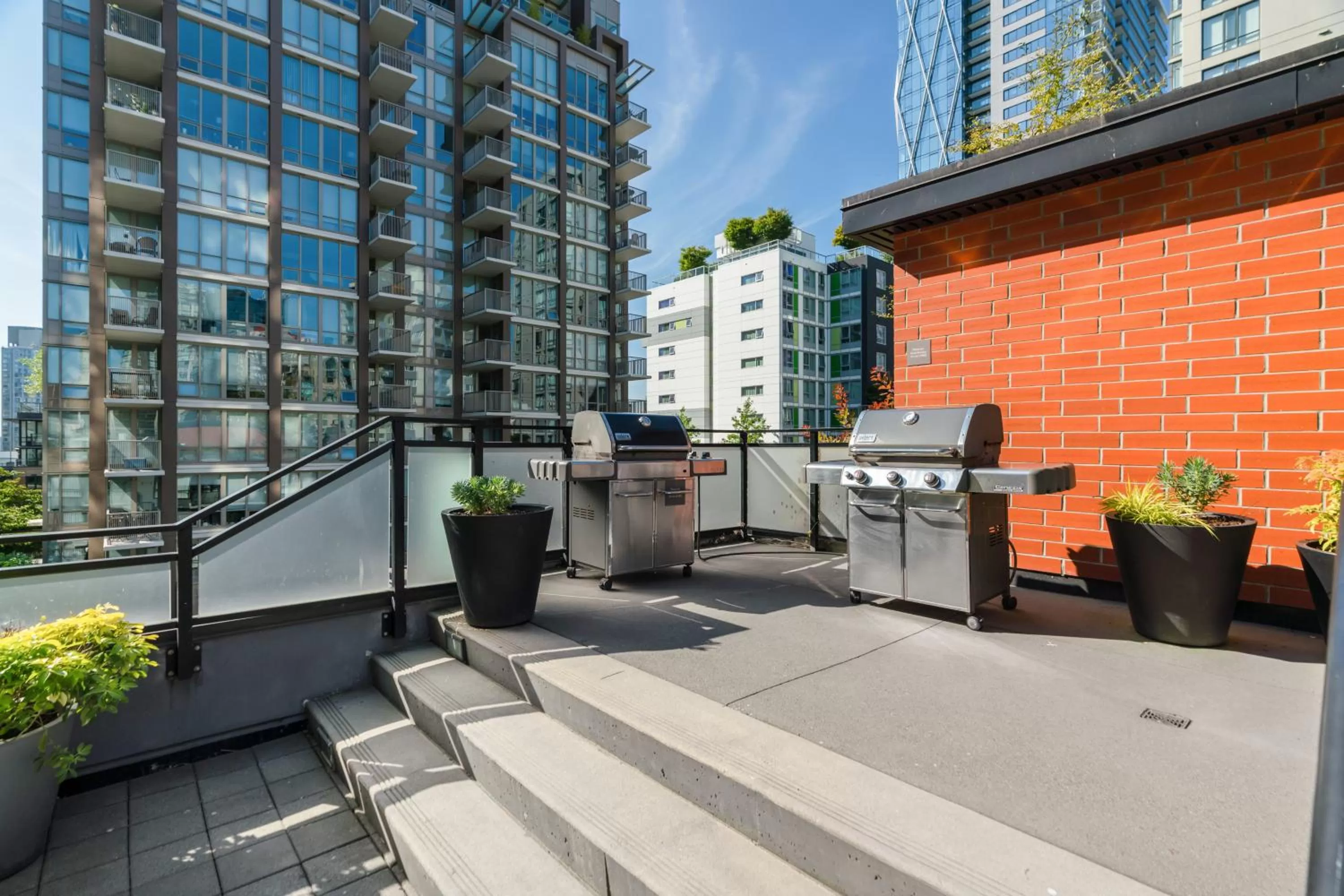 Patio in Level Vancouver Yaletown - Seymour