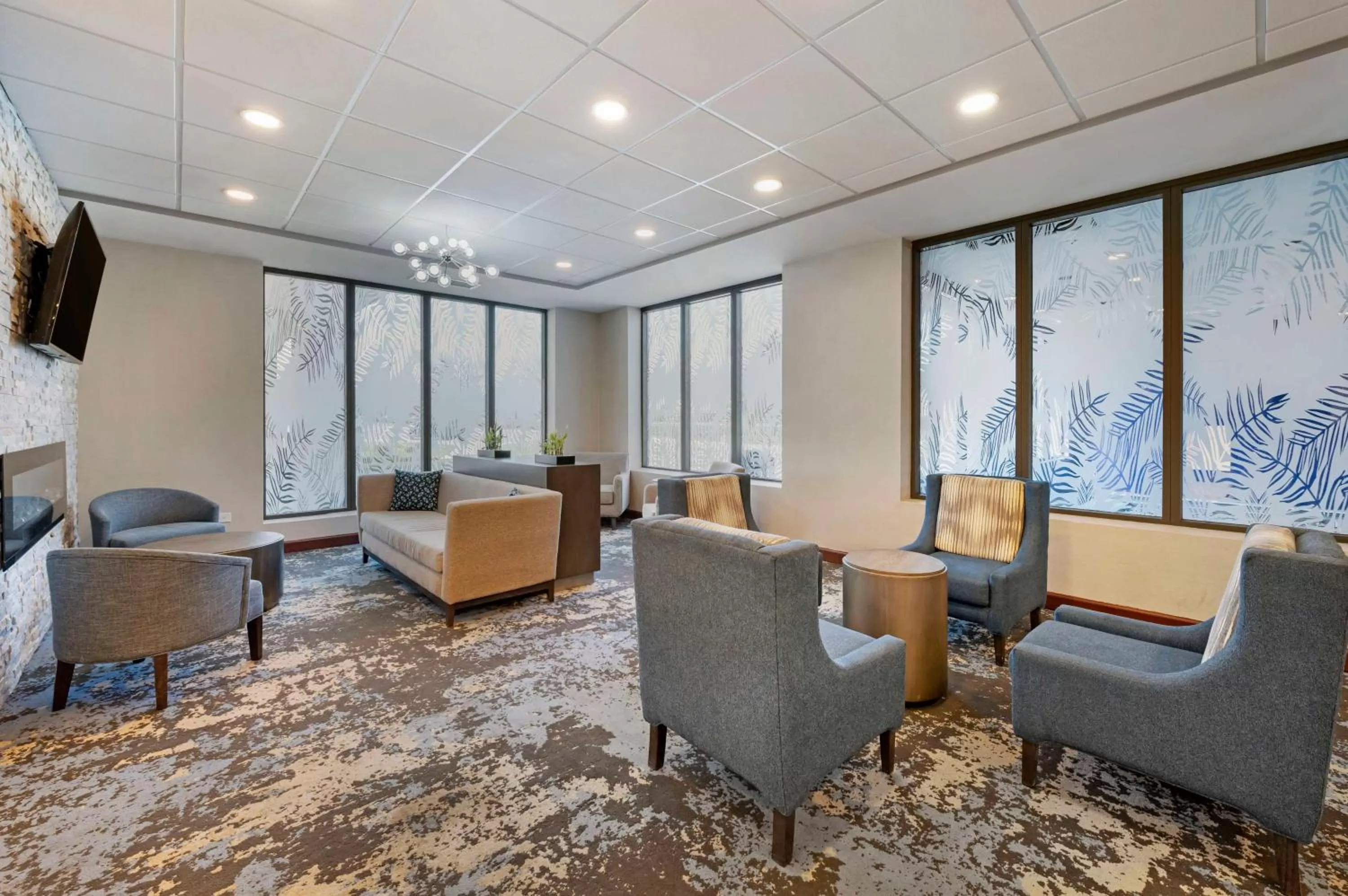 Lobby or reception in Best Western Plus South Holland Chicago Southland