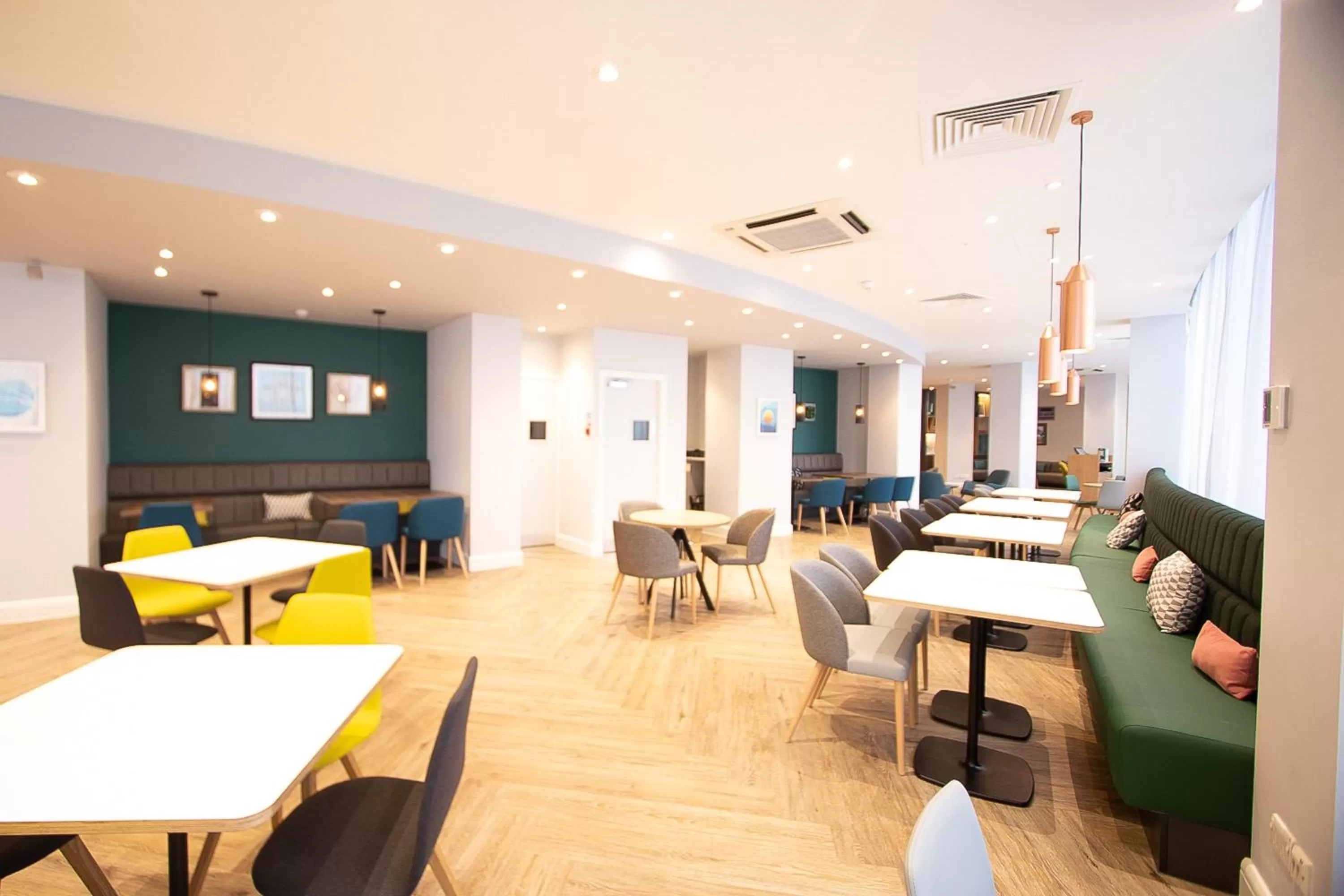 Restaurant/places to eat in Holiday Inn Preston by IHG