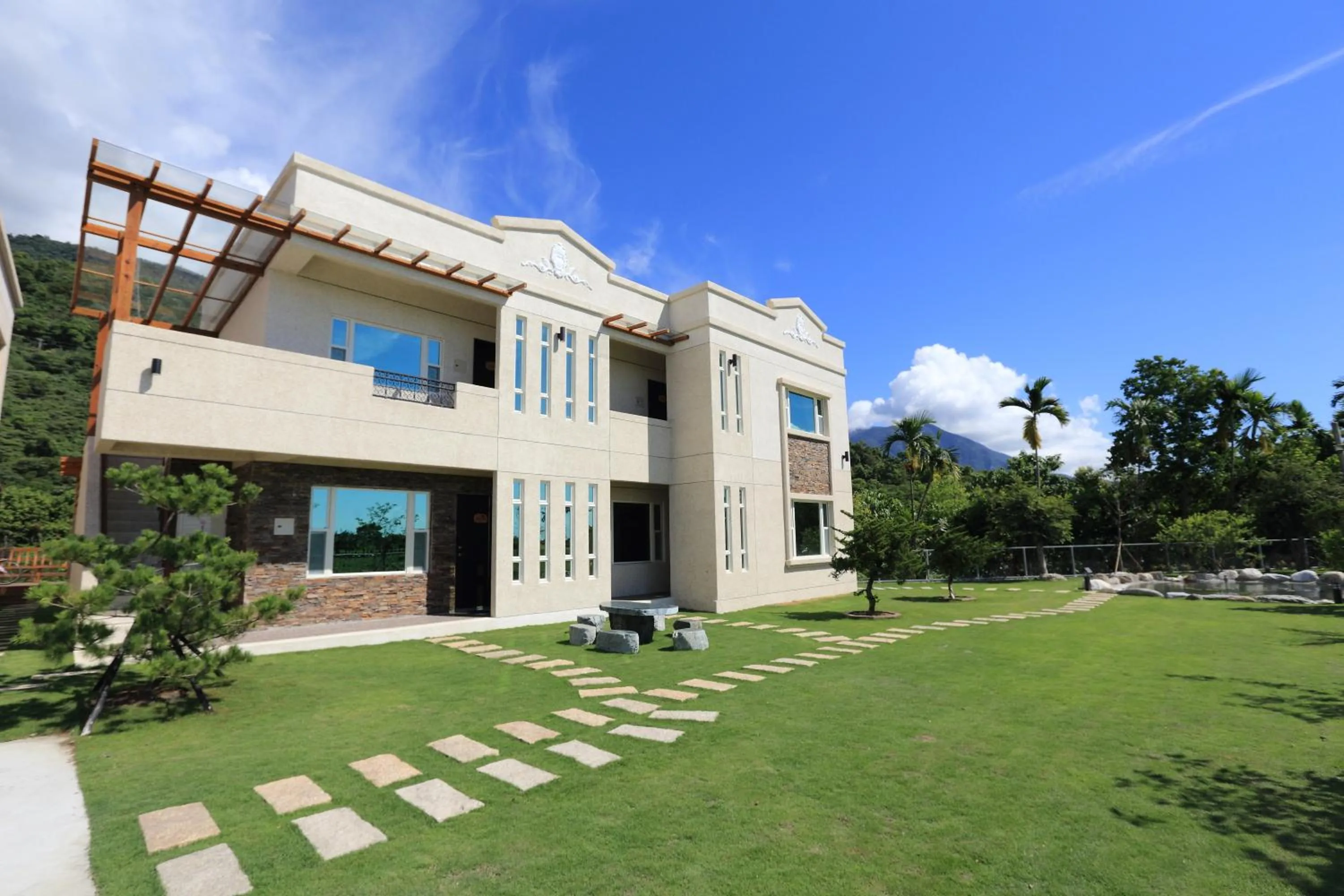 Property building in Cai Feng B&B