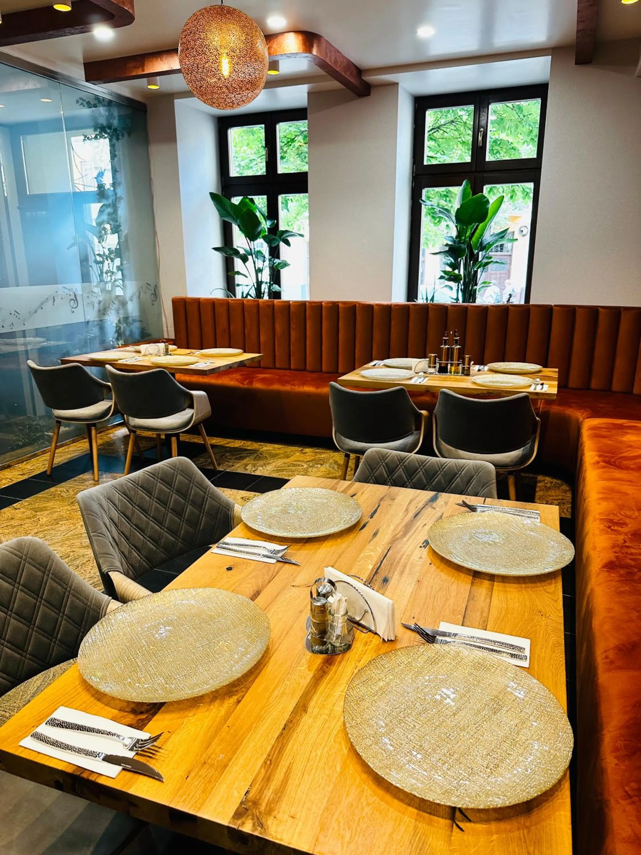 Restaurant/places to eat in Villa & Restaurant Levoslav House