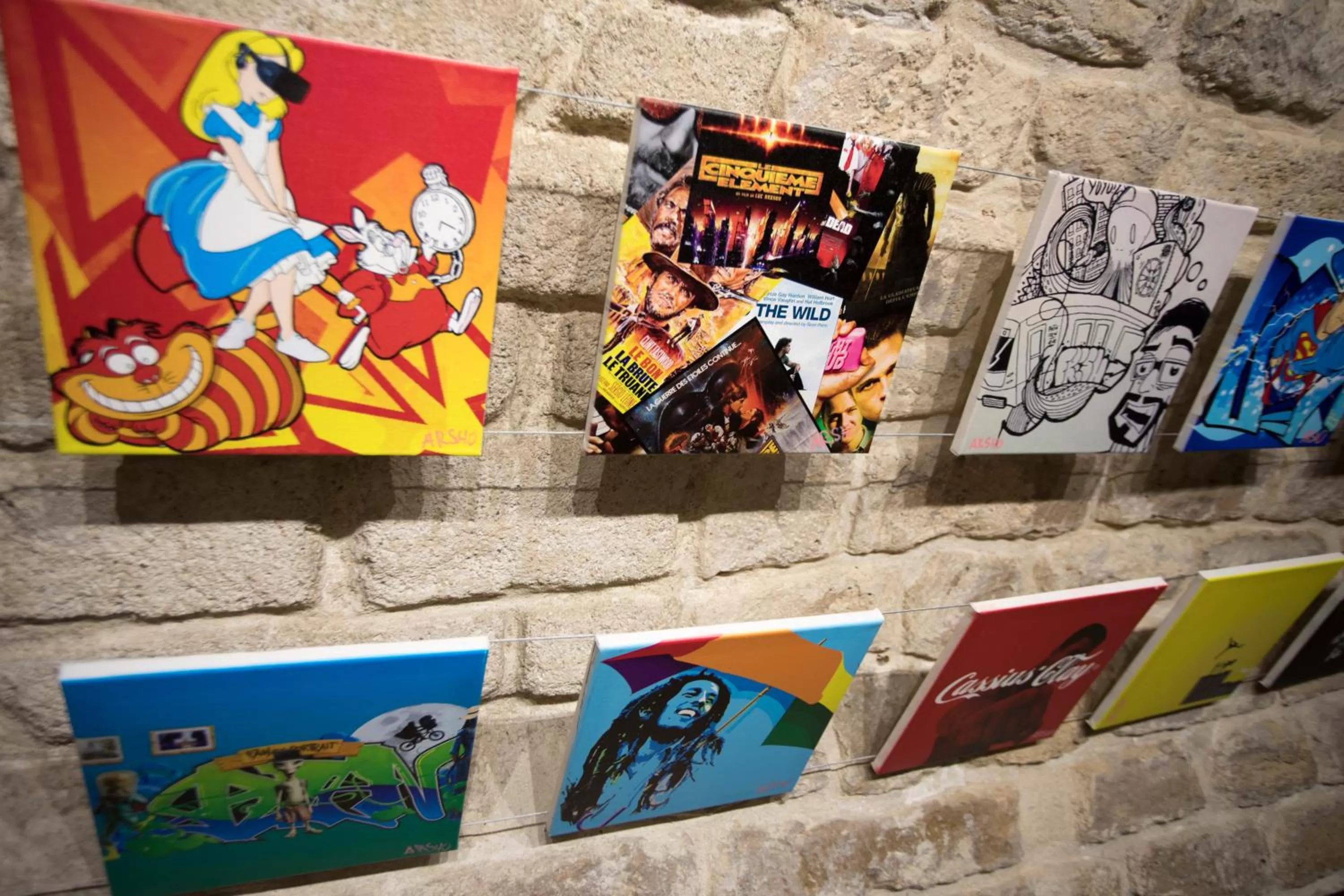 Logo/Certificate/Sign in Absolute Hotel Paris République