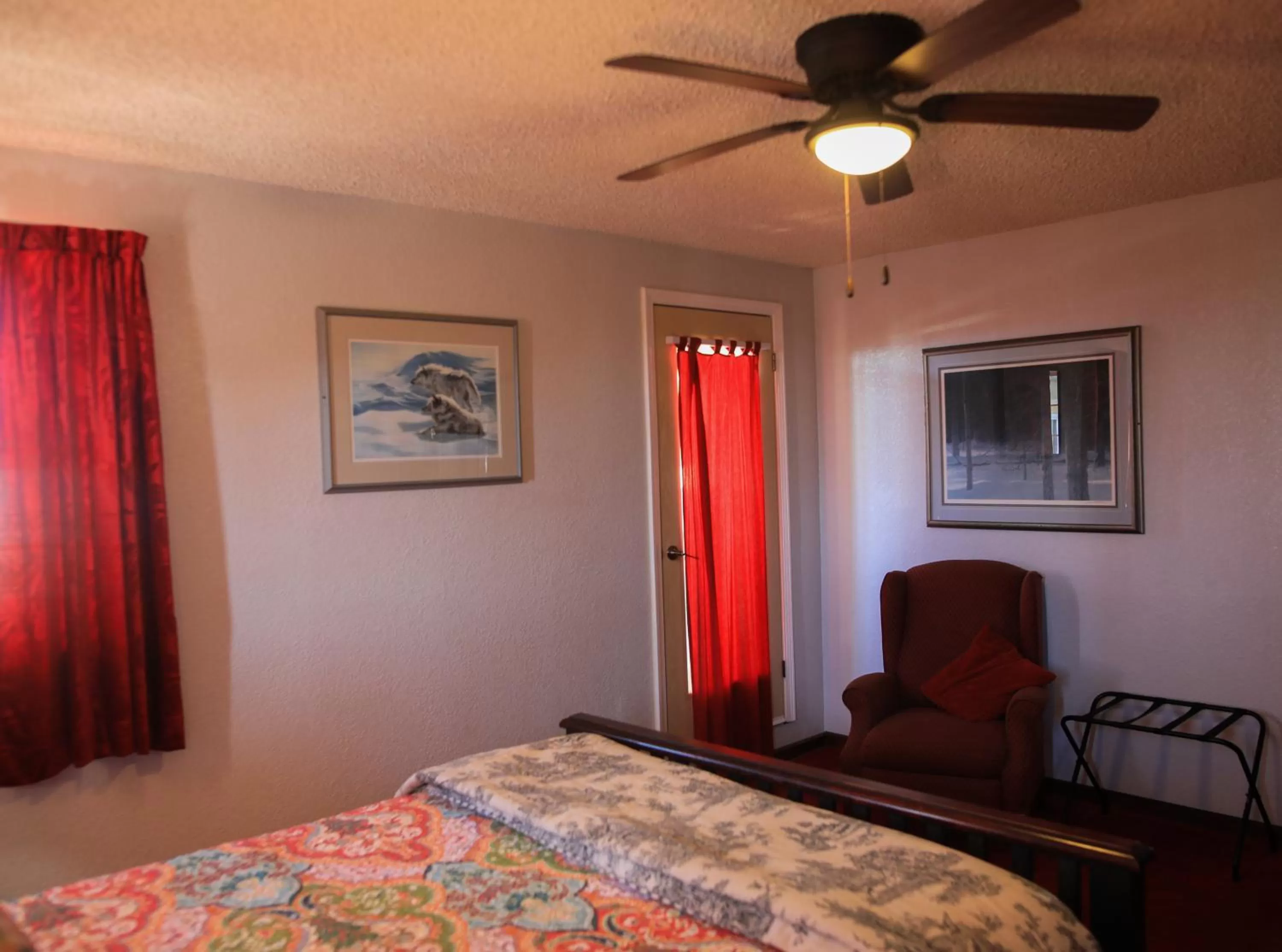 Photo of the whole room, Bed in Playa Hermosa Inn at the beach
