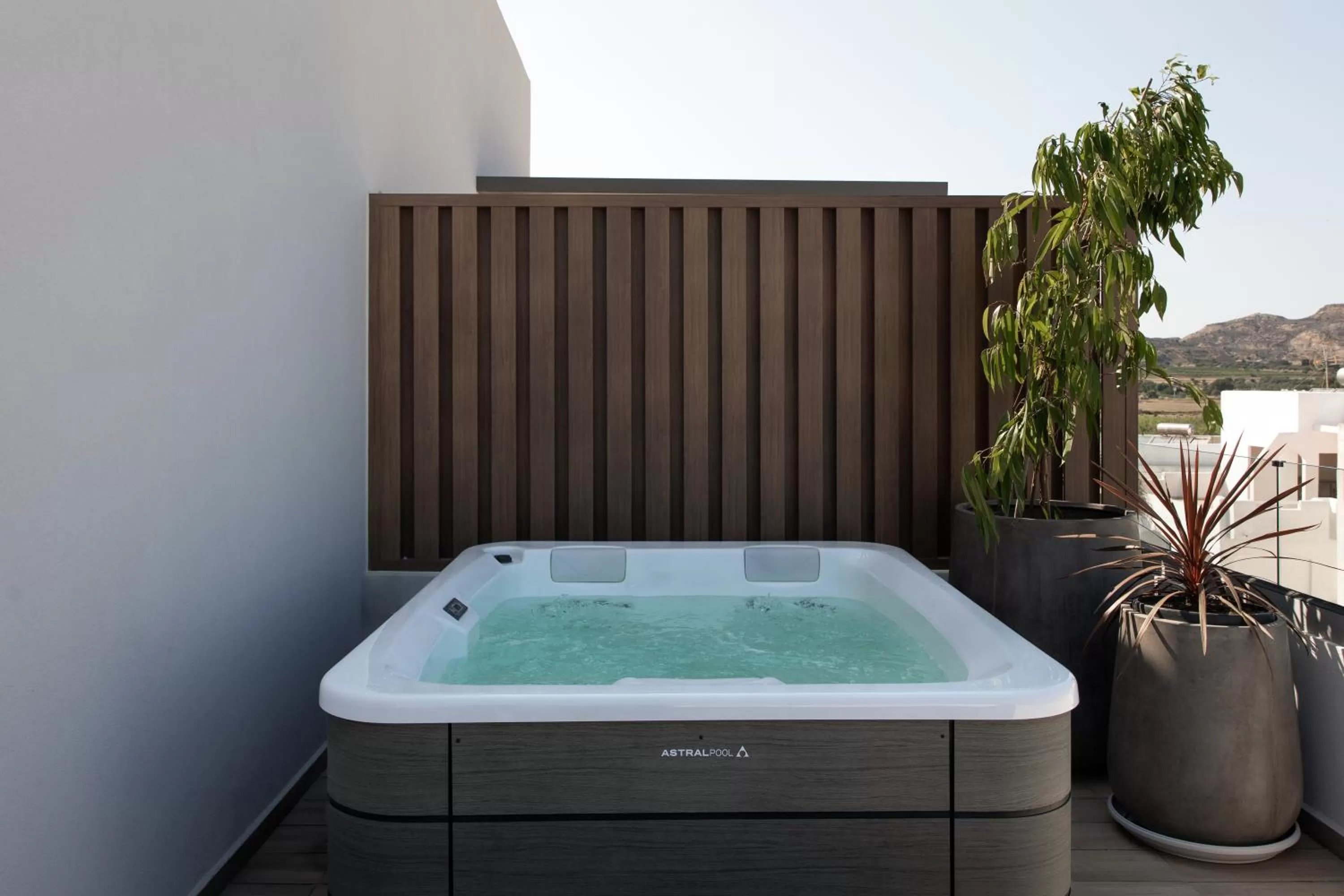 Hot Tub in Agrelli Hotel & Suites