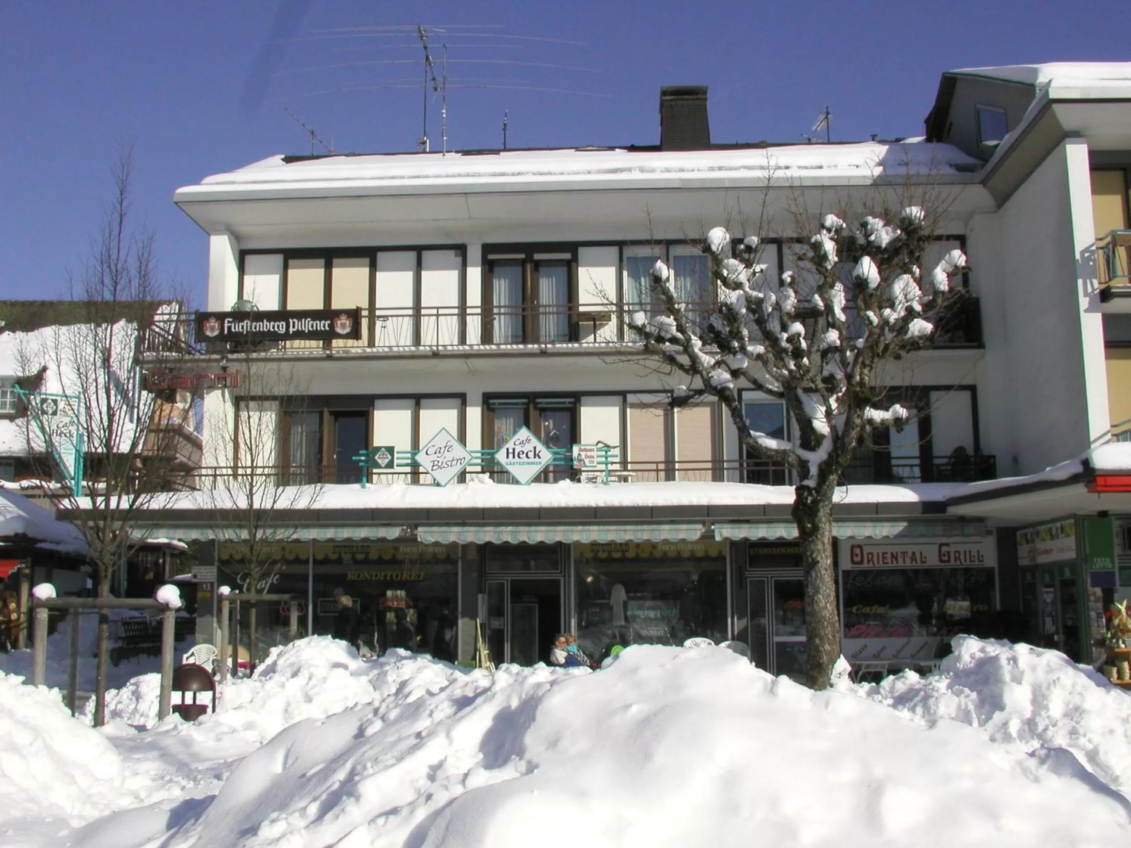 Facade/entrance in Gästehaus Café Heck Titisee