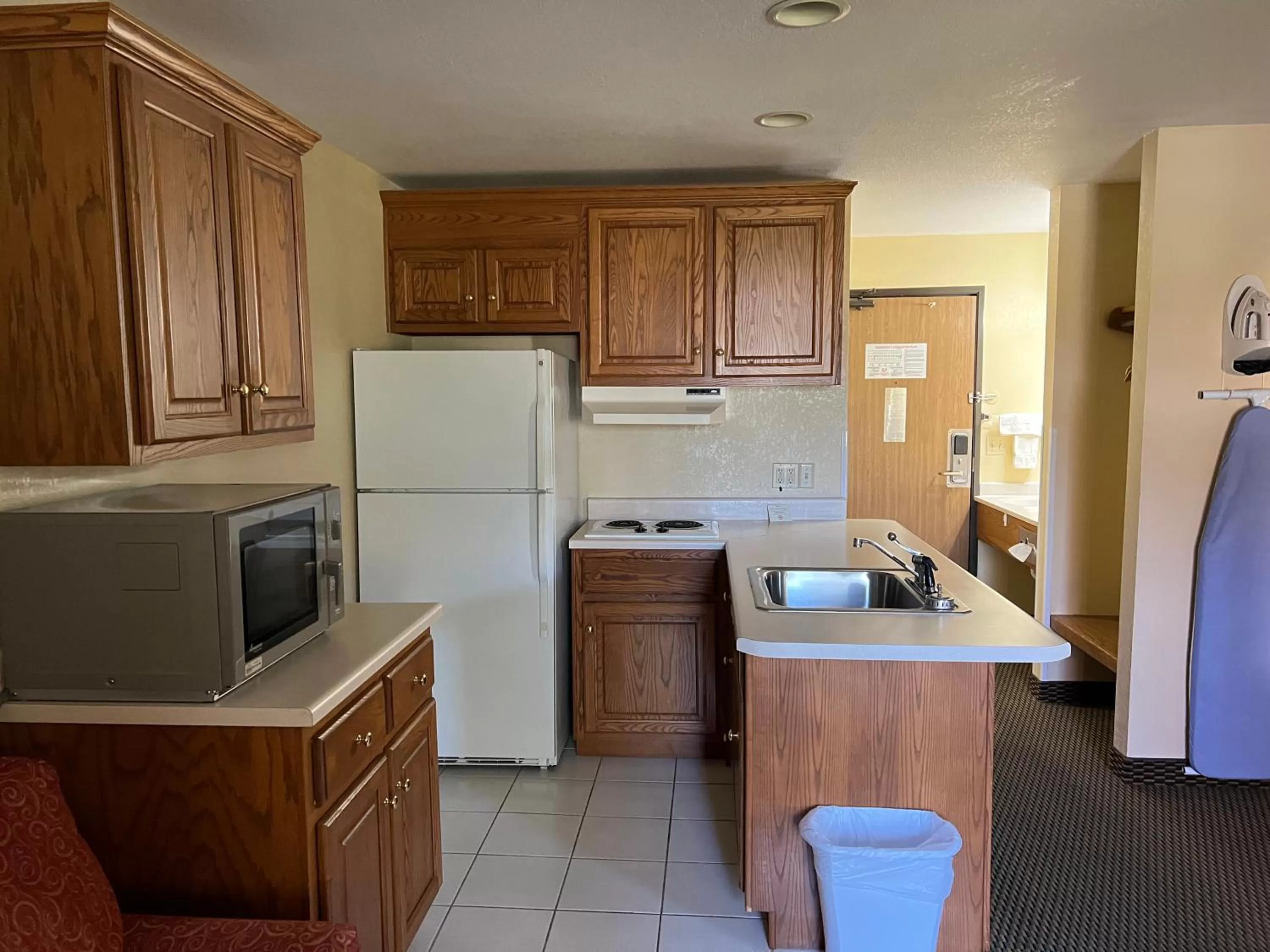 kitchen in Express Inn & suites