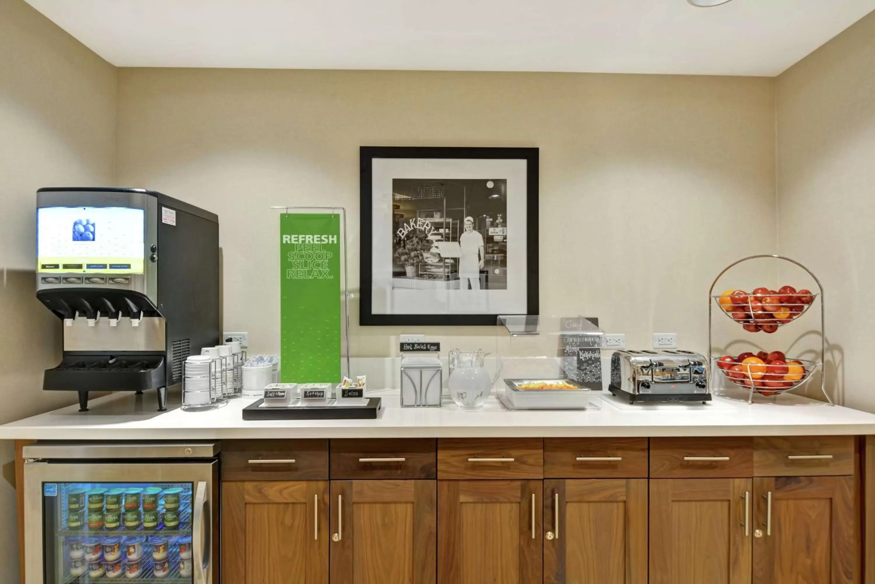 Restaurant/places to eat in Hampton Inn & Suites Tucson Marana