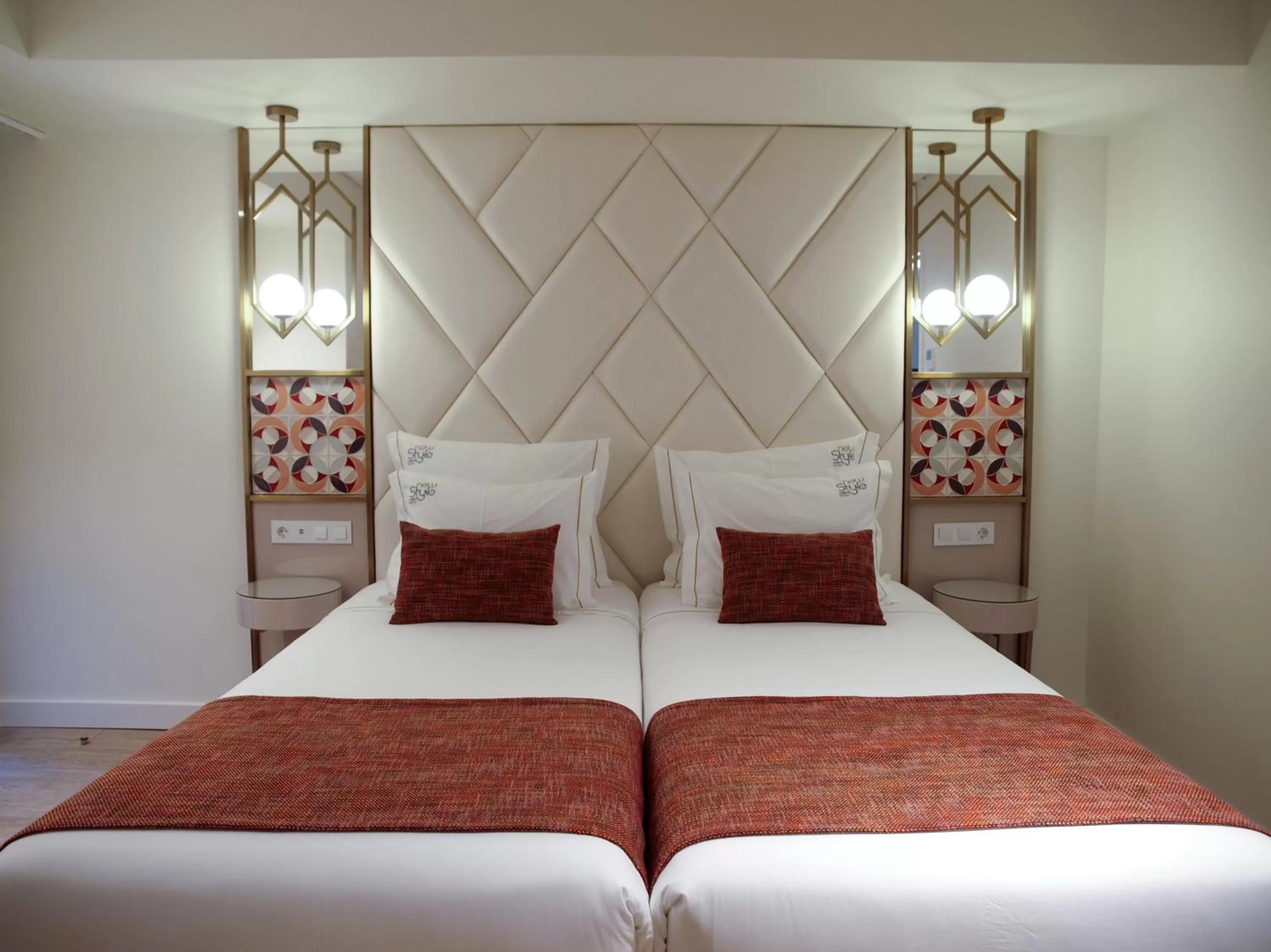 Bedroom, Bed in New Style Lisbon Hotel