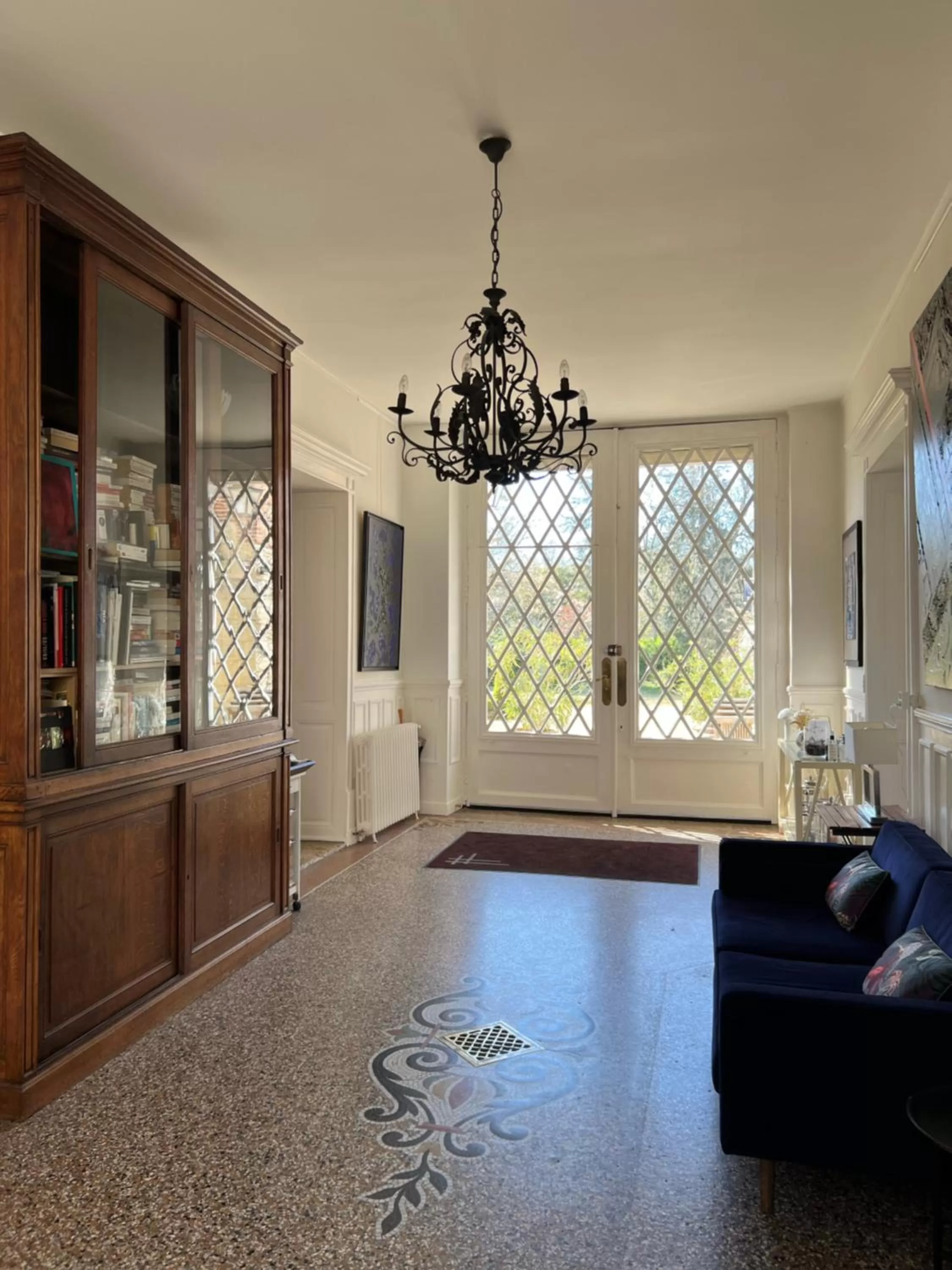 Library in Chambres d'hôtes & Spa Les Perce Neige