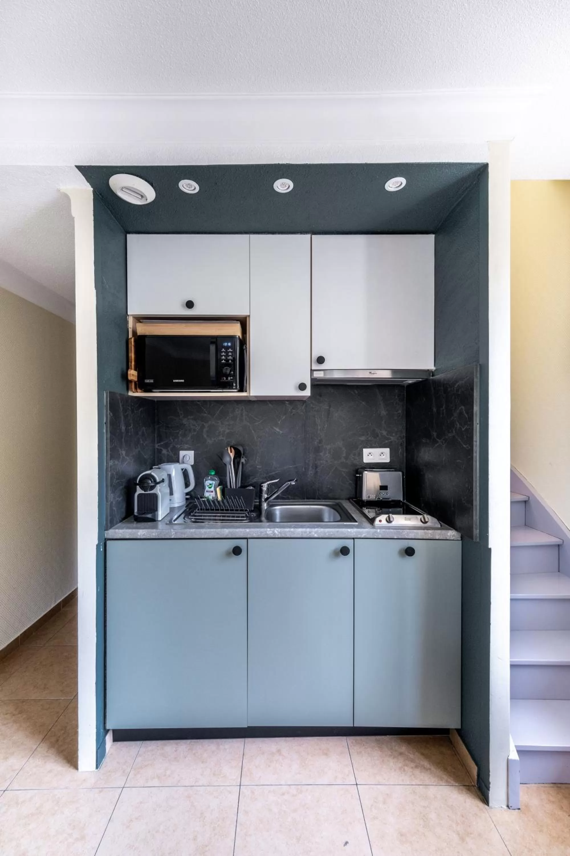 Kitchen/Kitchenette in Résidence Chateau d'Acotz - Avec piscine à 600m des plages à Saint-Jean-de-Luz