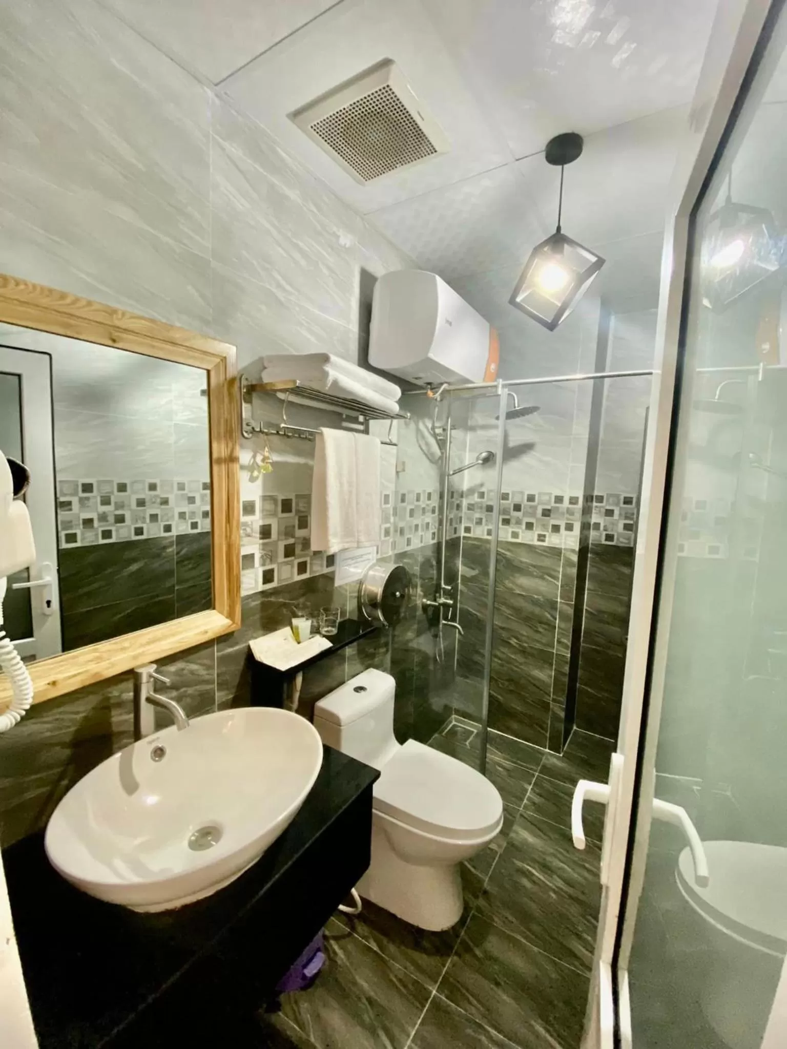 Shower in Bống Stay