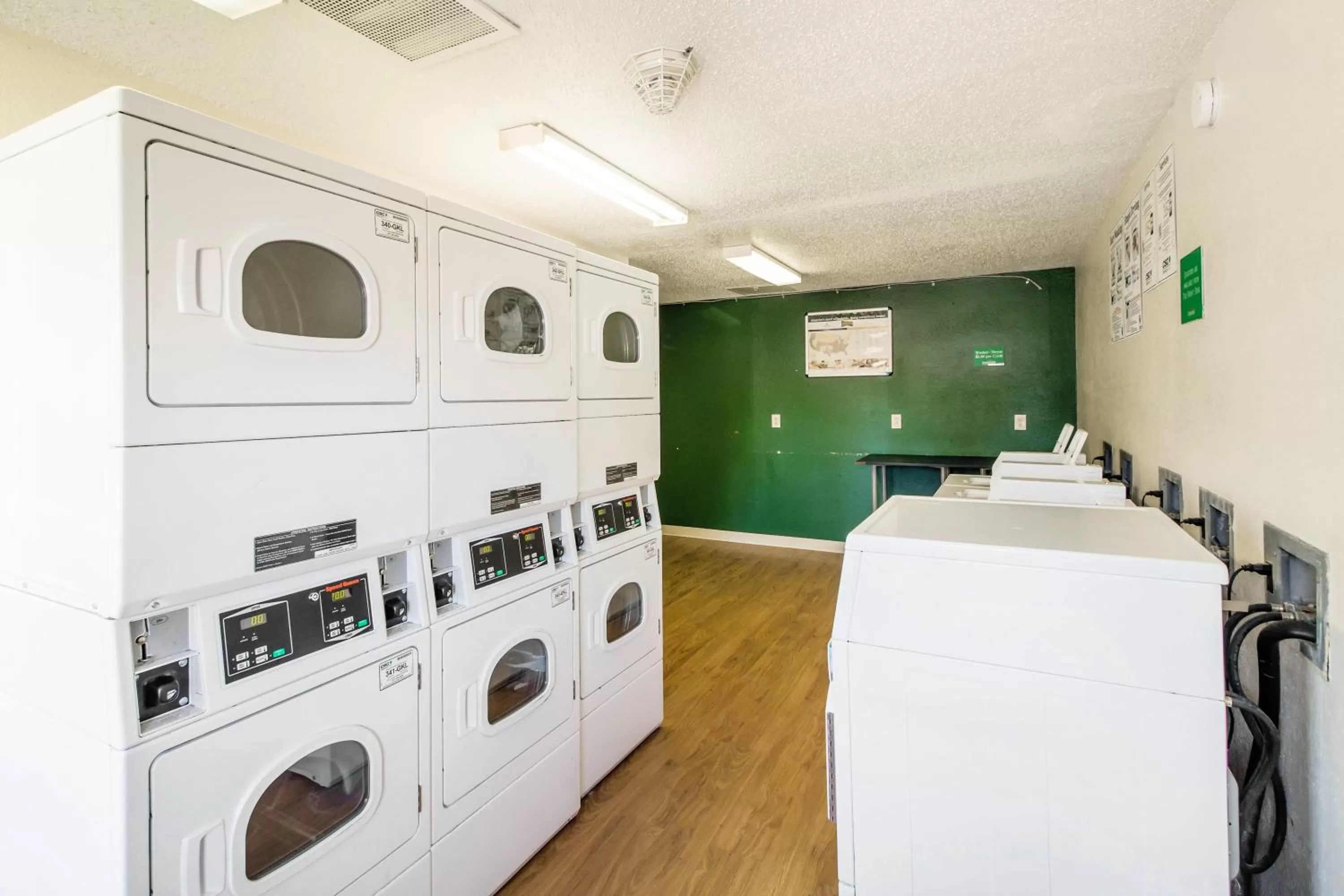 Other in HomeTowne Studios by Red Roof Houston - West Oaks - Energy Corridor