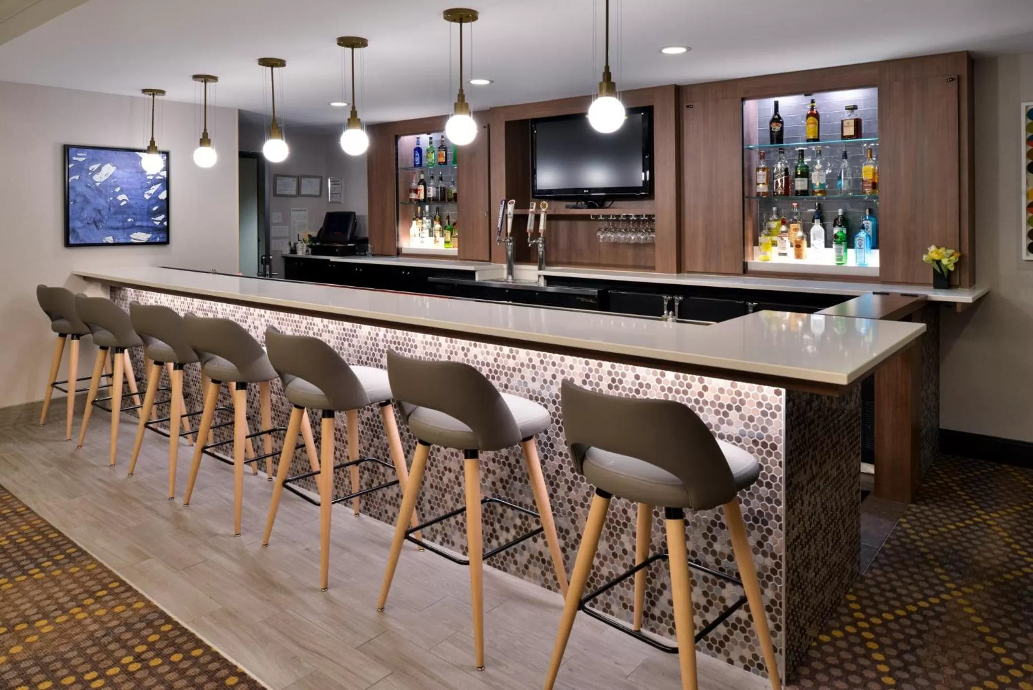 Lounge or bar in Holiday Inn Hotel & Suites Overland Park-Convention Center by IHG