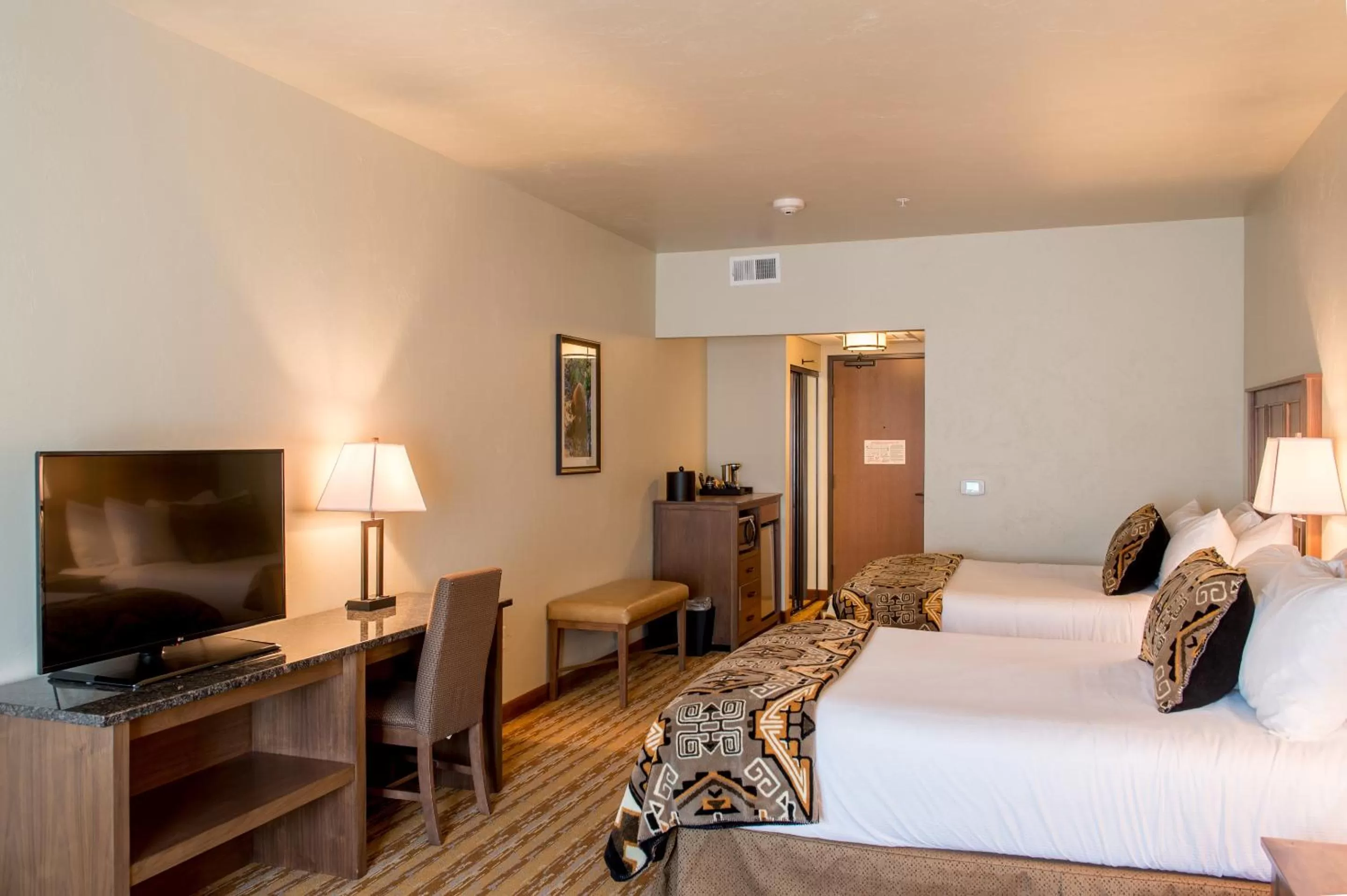 TV and multimedia, Bed in Cedar Creek Lodge & Conference Center