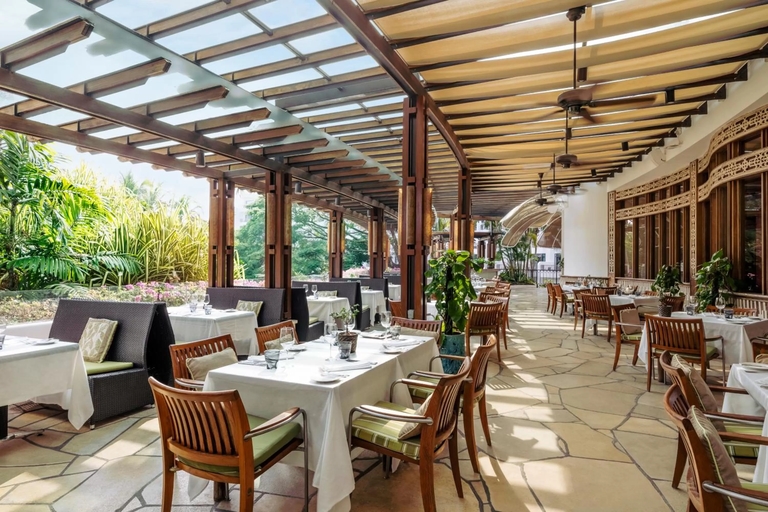 Restaurant/places to eat in Shangri-La Rasa Sentosa, Singapore