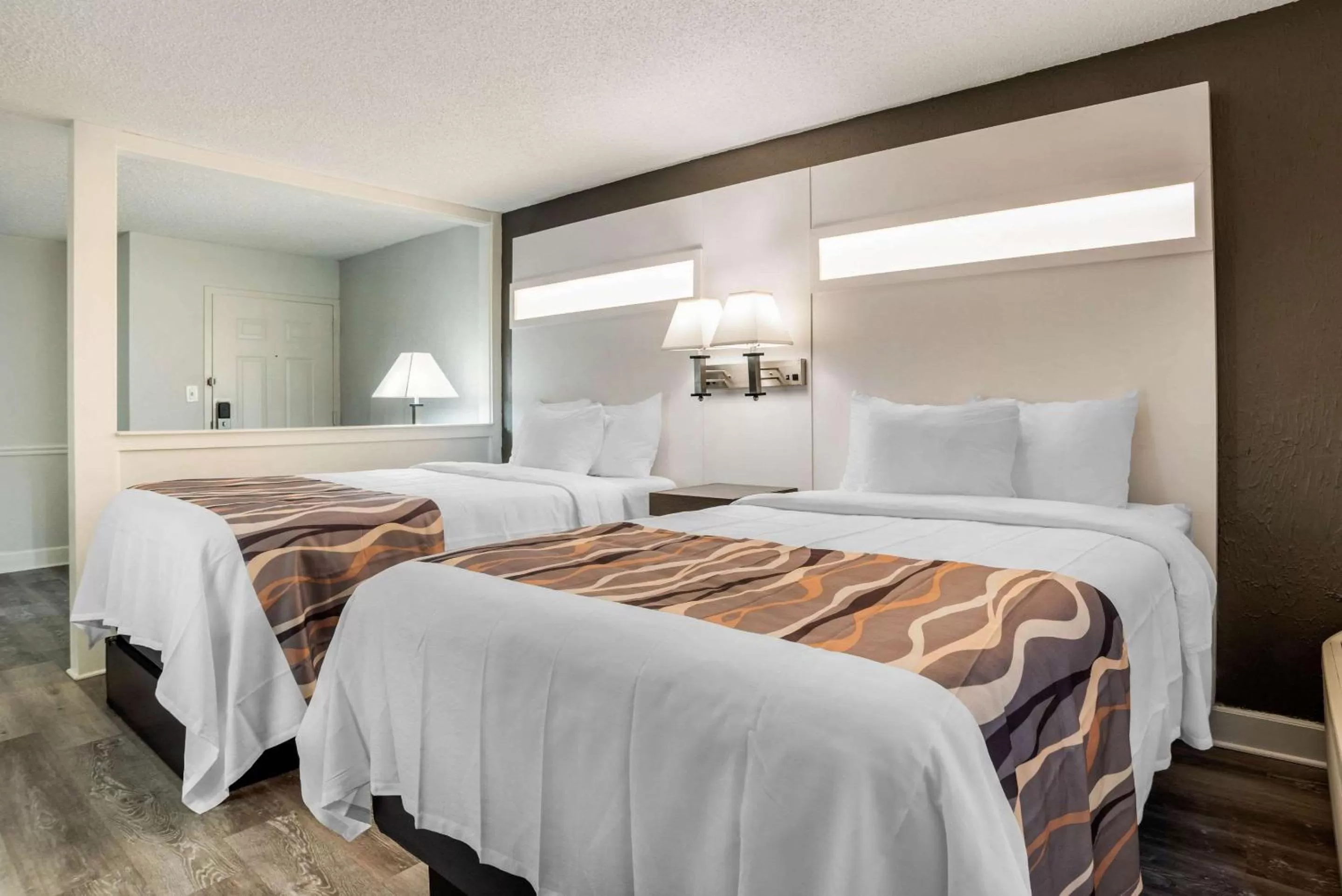 Photo of the whole room, Bed in Baymont by Wyndham Montgomery AL