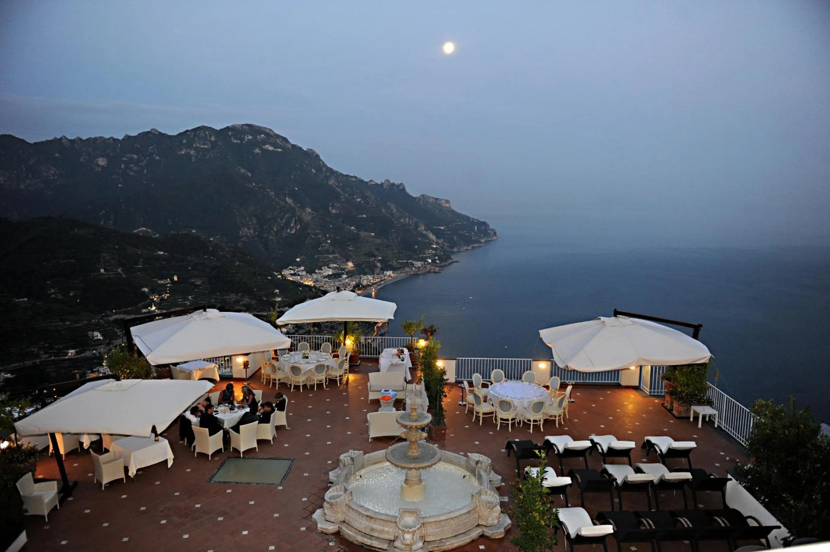 Restaurant/places to eat in Hotel Villa Fraulo