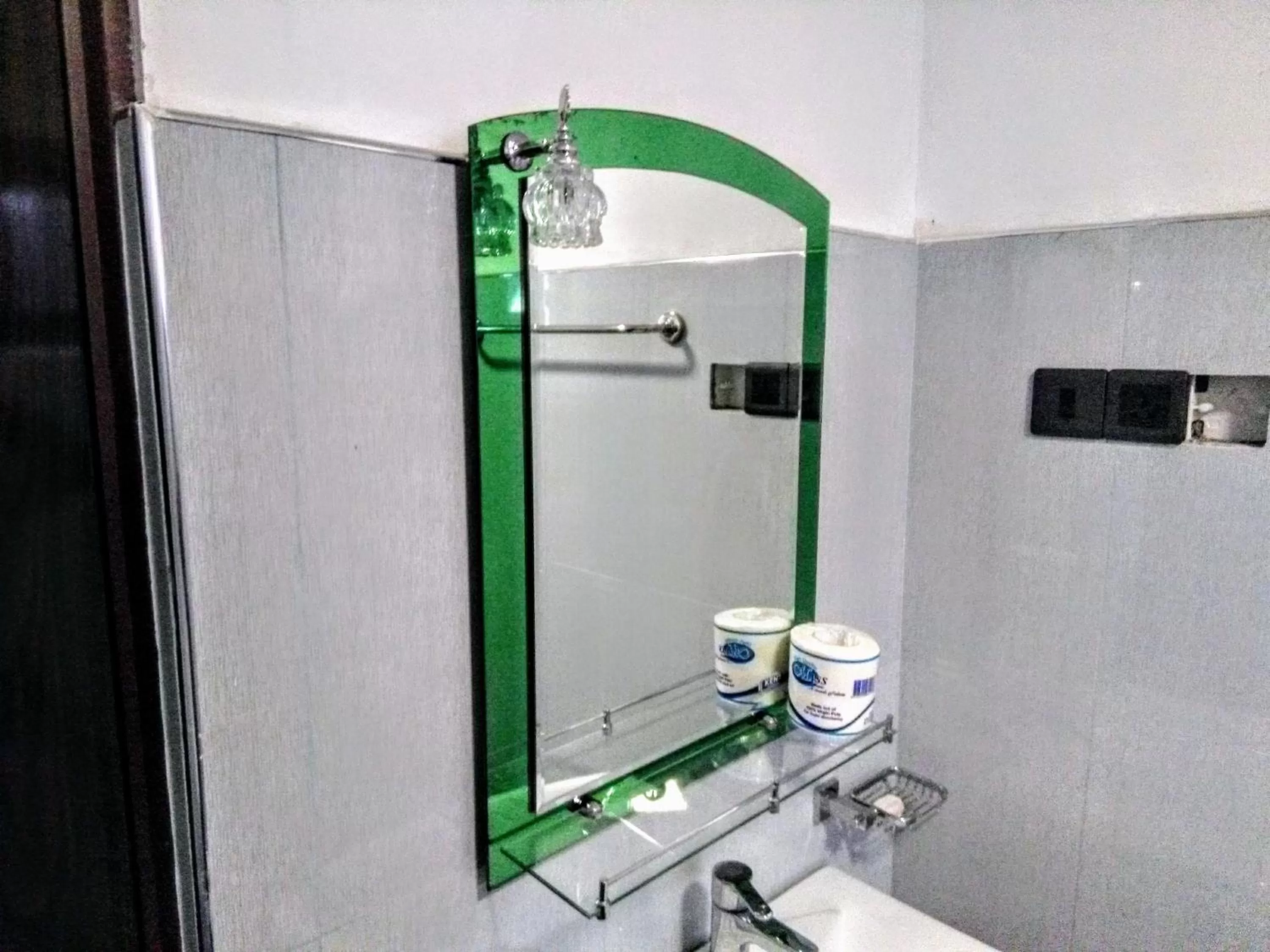 Bathroom in travellers nest inn