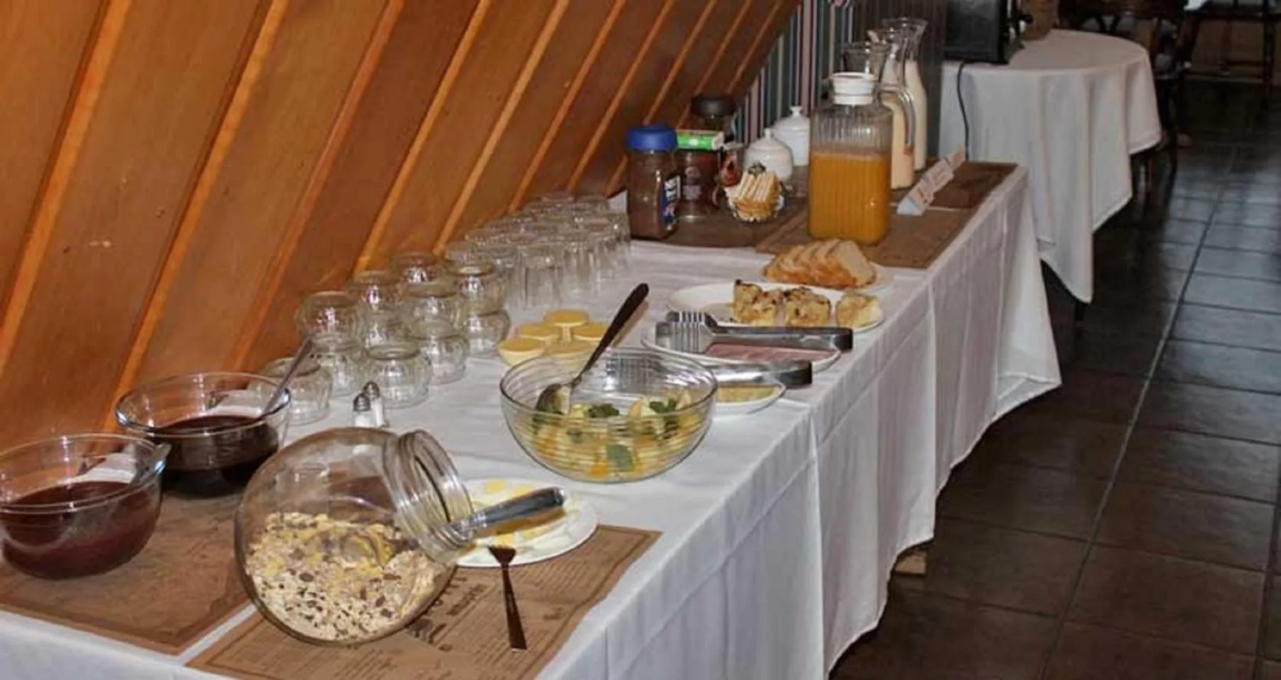 Breakfast in Hotel Antupiren