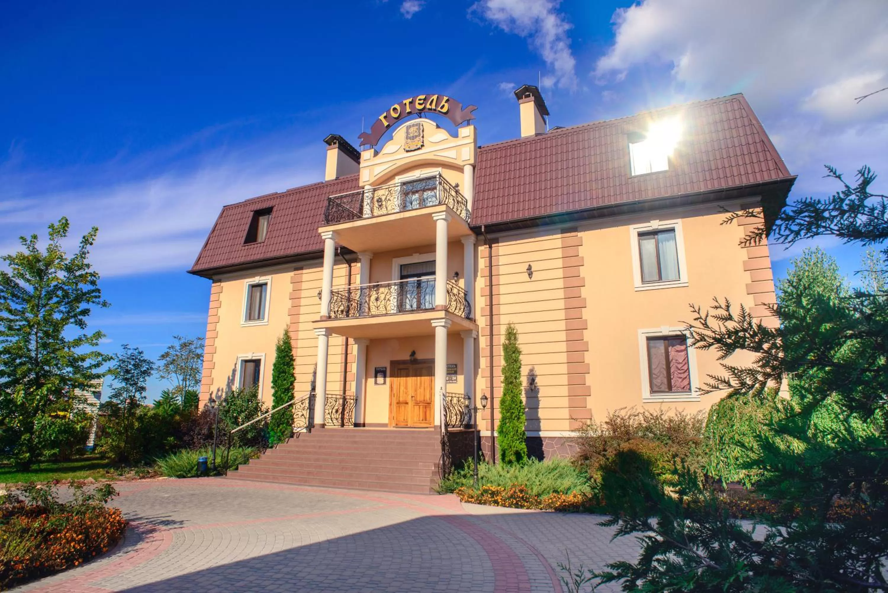 Facade/entrance, Property Building in Petrovskyi Brovar