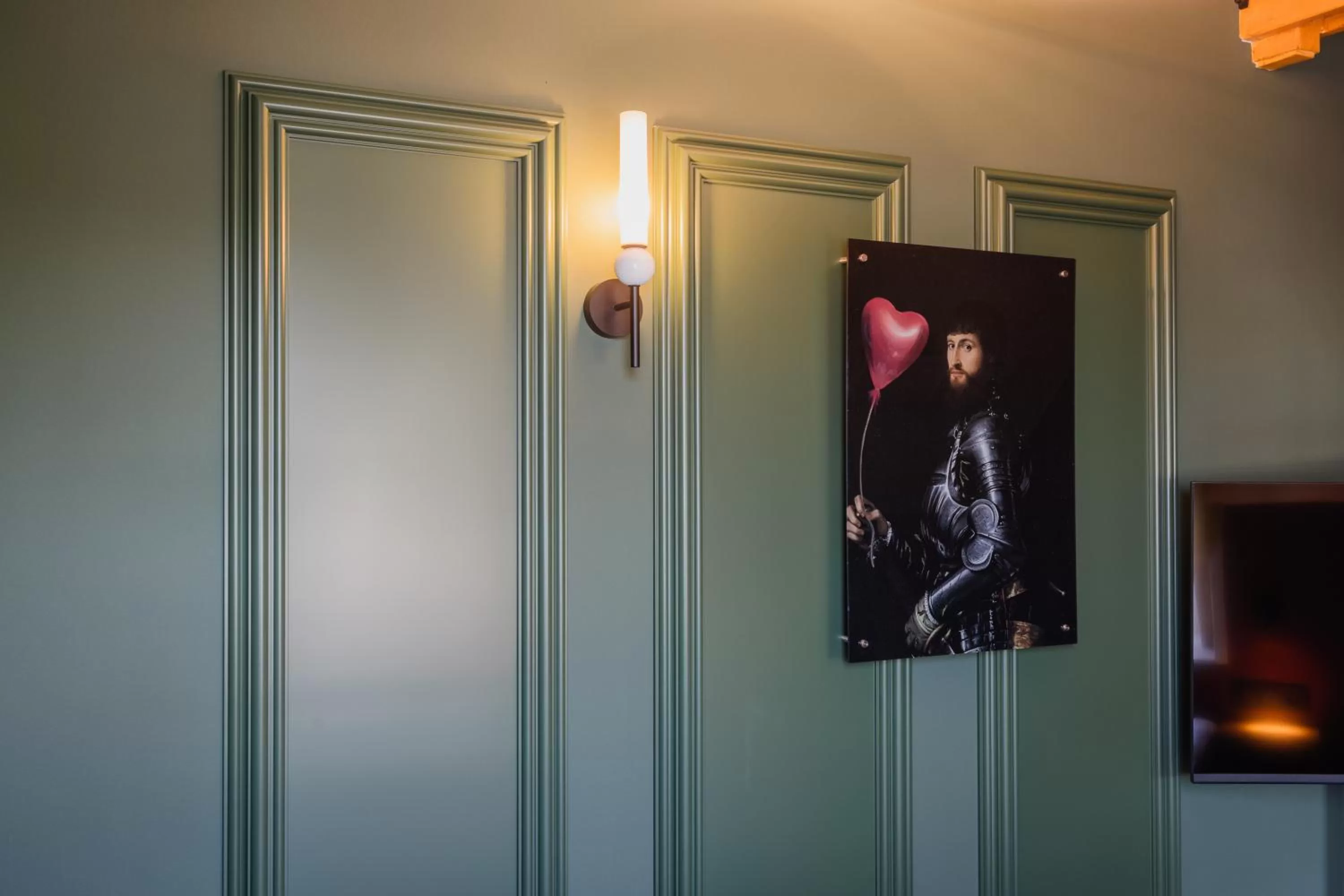 Decorative detail, TV/Entertainment Center in Hotel St Joris I Kloeg Collection