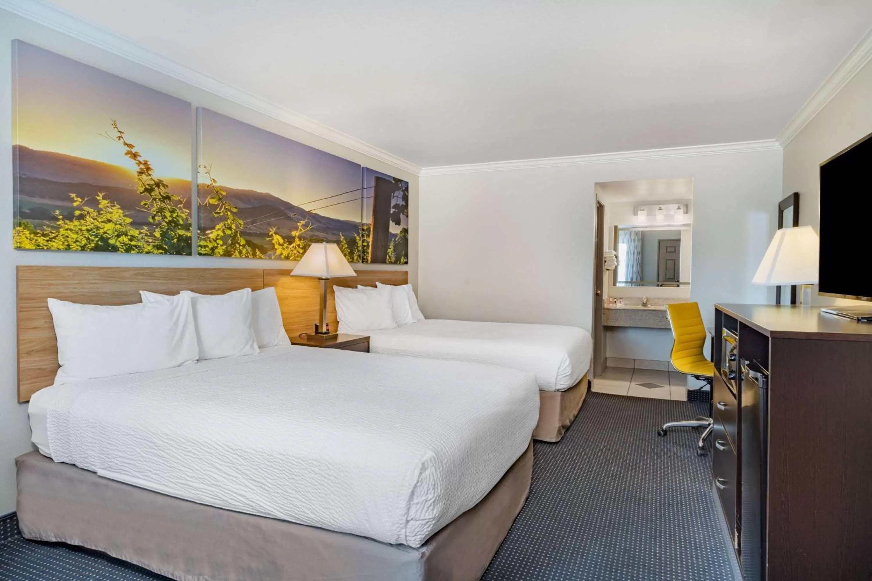 Bedroom, Bed in Days Inn by Wyndham Winnemucca