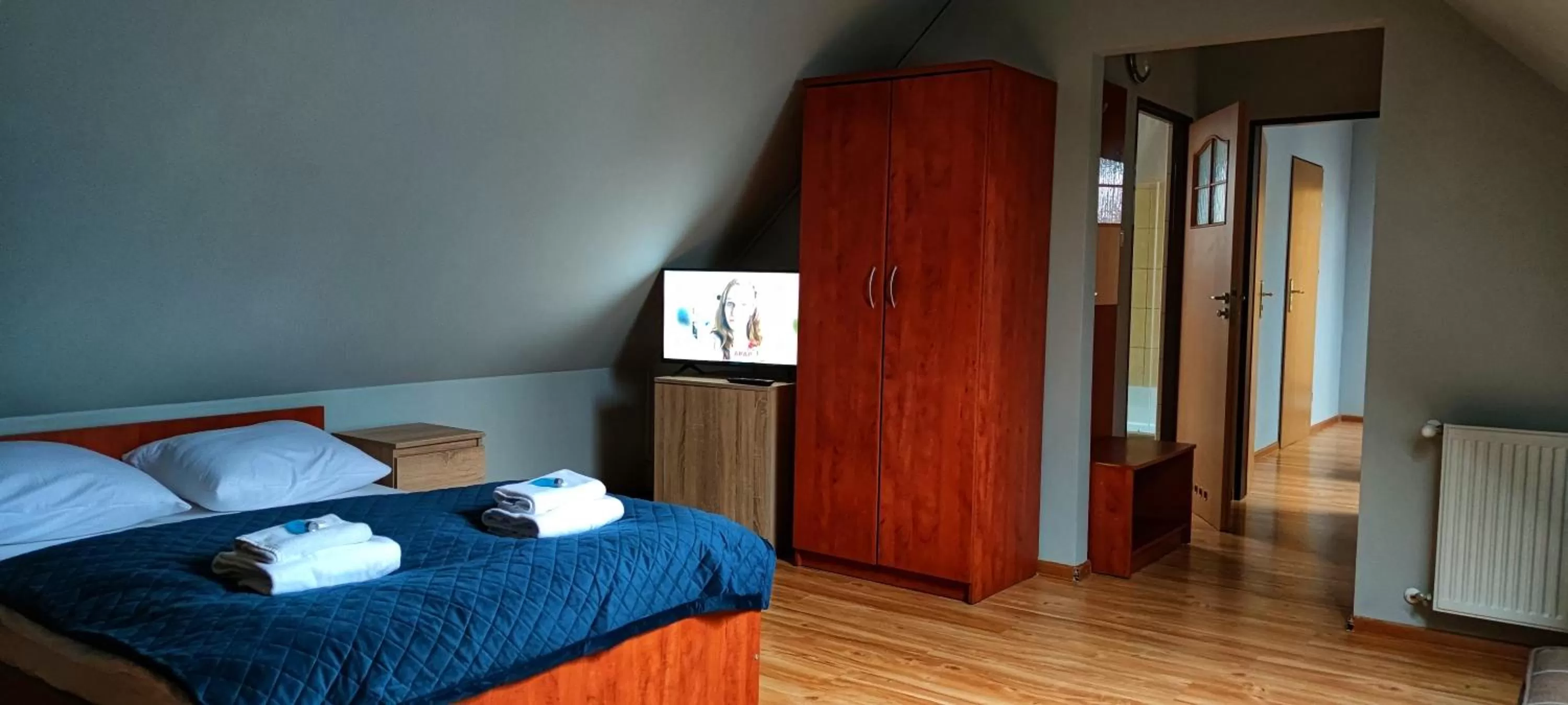 Photo of the whole room, Bed in Ośrodek Konferencyjno-Wypoczynkowy "Krucze Skały" w Karpaczu