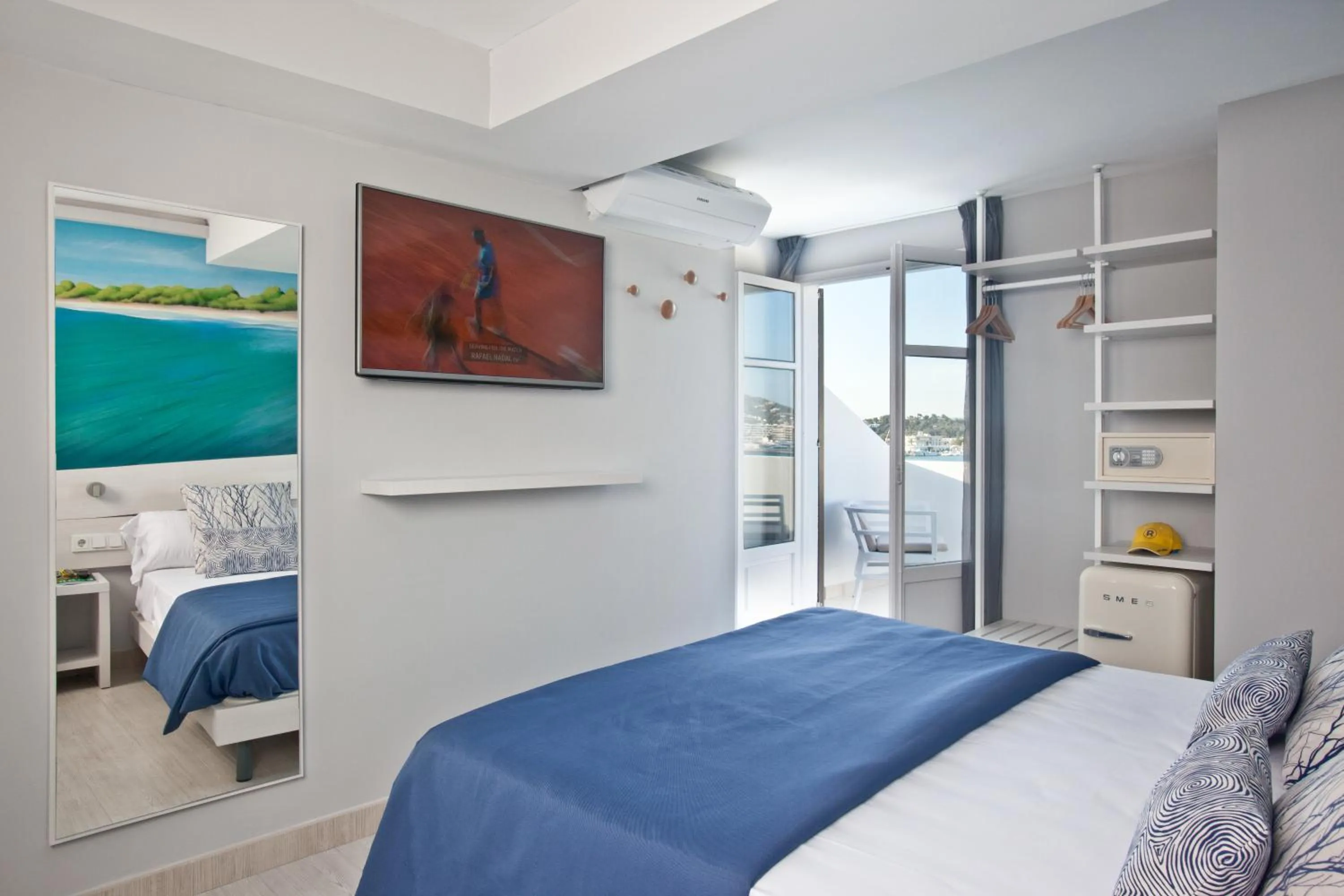 Penthouse Room with Sea View in Ryans La Marina