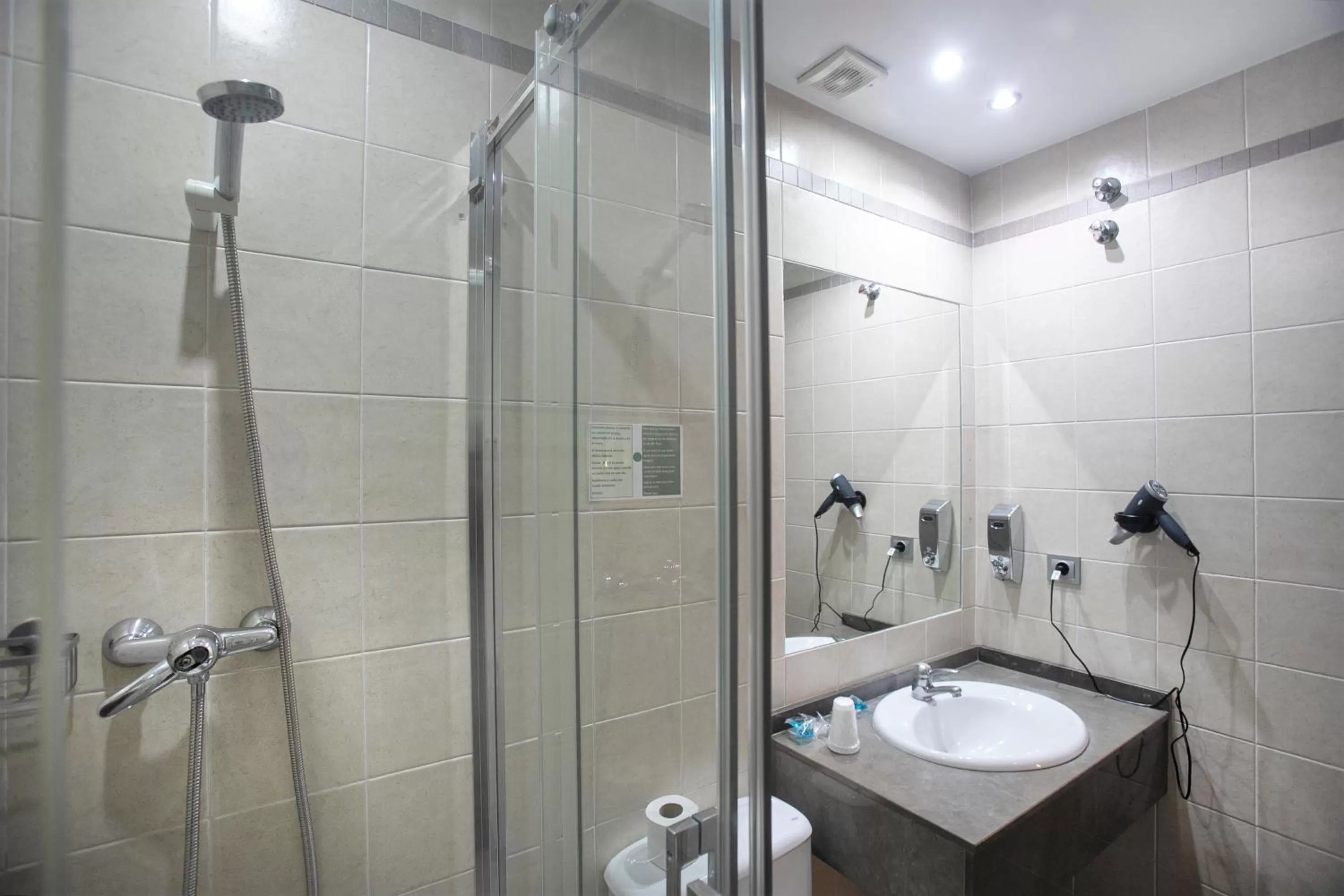 Bathroom in Vitium Córdoba